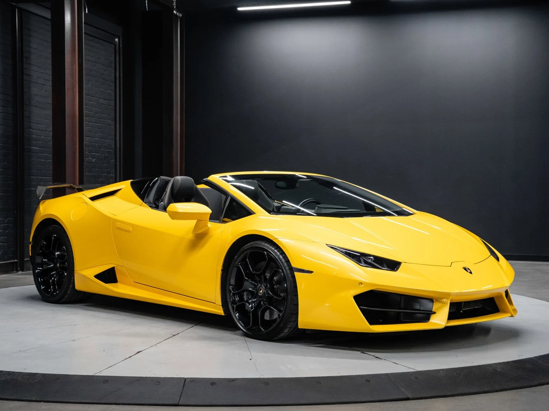 mph000_3081418247_lamborghini_huracan_2017_4d4a354d01