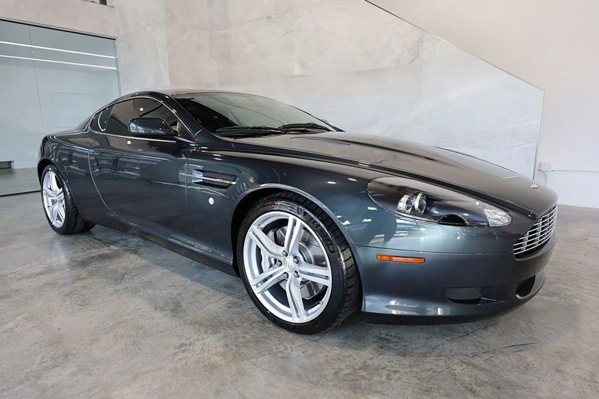 mph000_3091961166_used_2007_aston_martin_db9_2drcoupemanual_9689_21830752_1_1024_a769fa2990