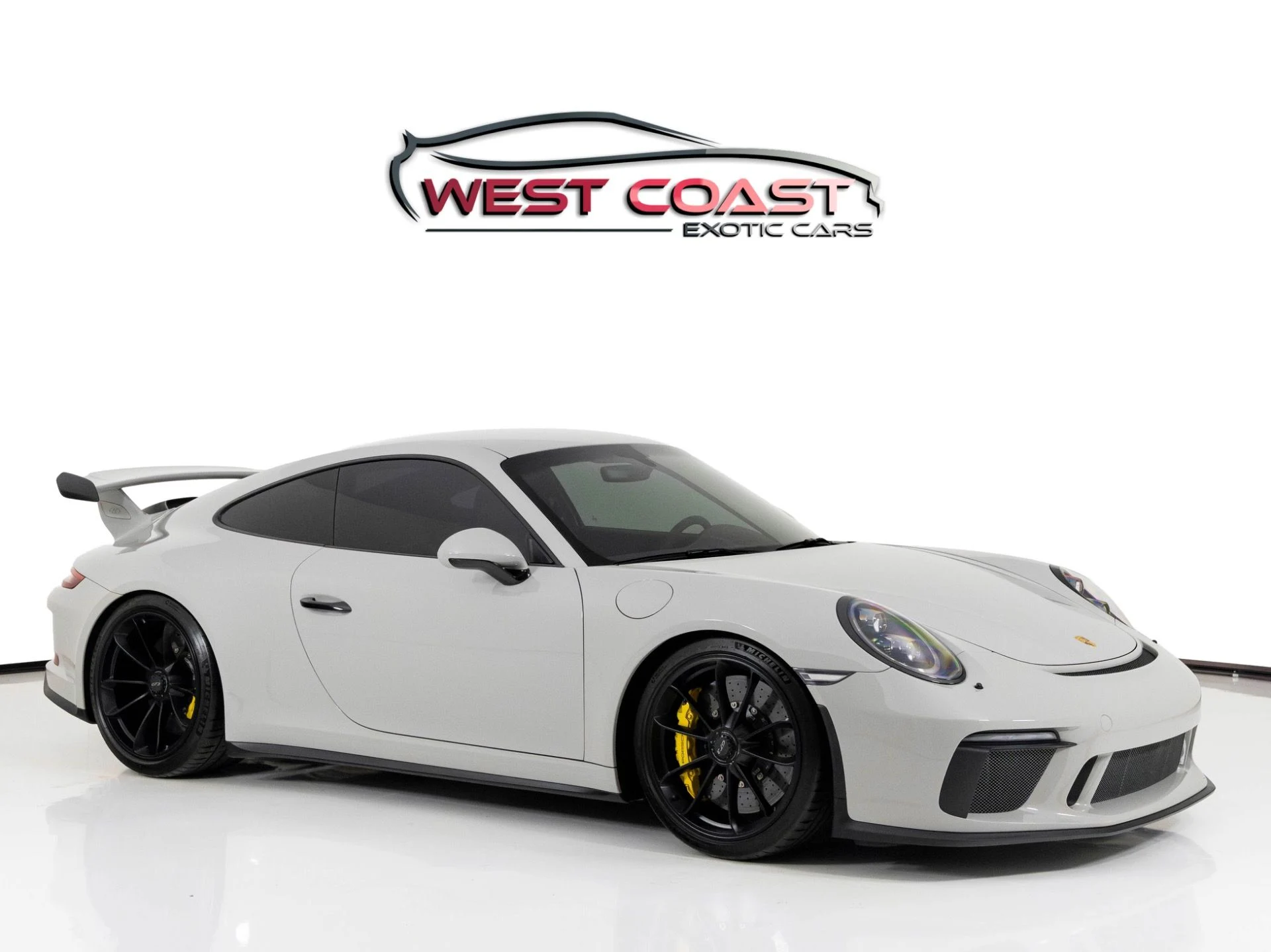 mph000_3126888111_Used_2018_Porsche_911_GT_3_1764361835_a8cf306fd9