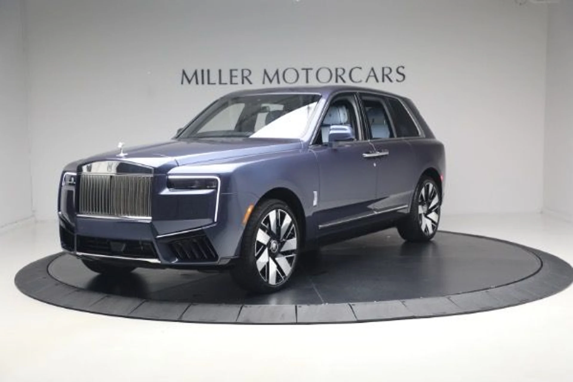 mph000_3144762738_Used_2025_Rolls_Royce_Cullinan_02cd943ea7