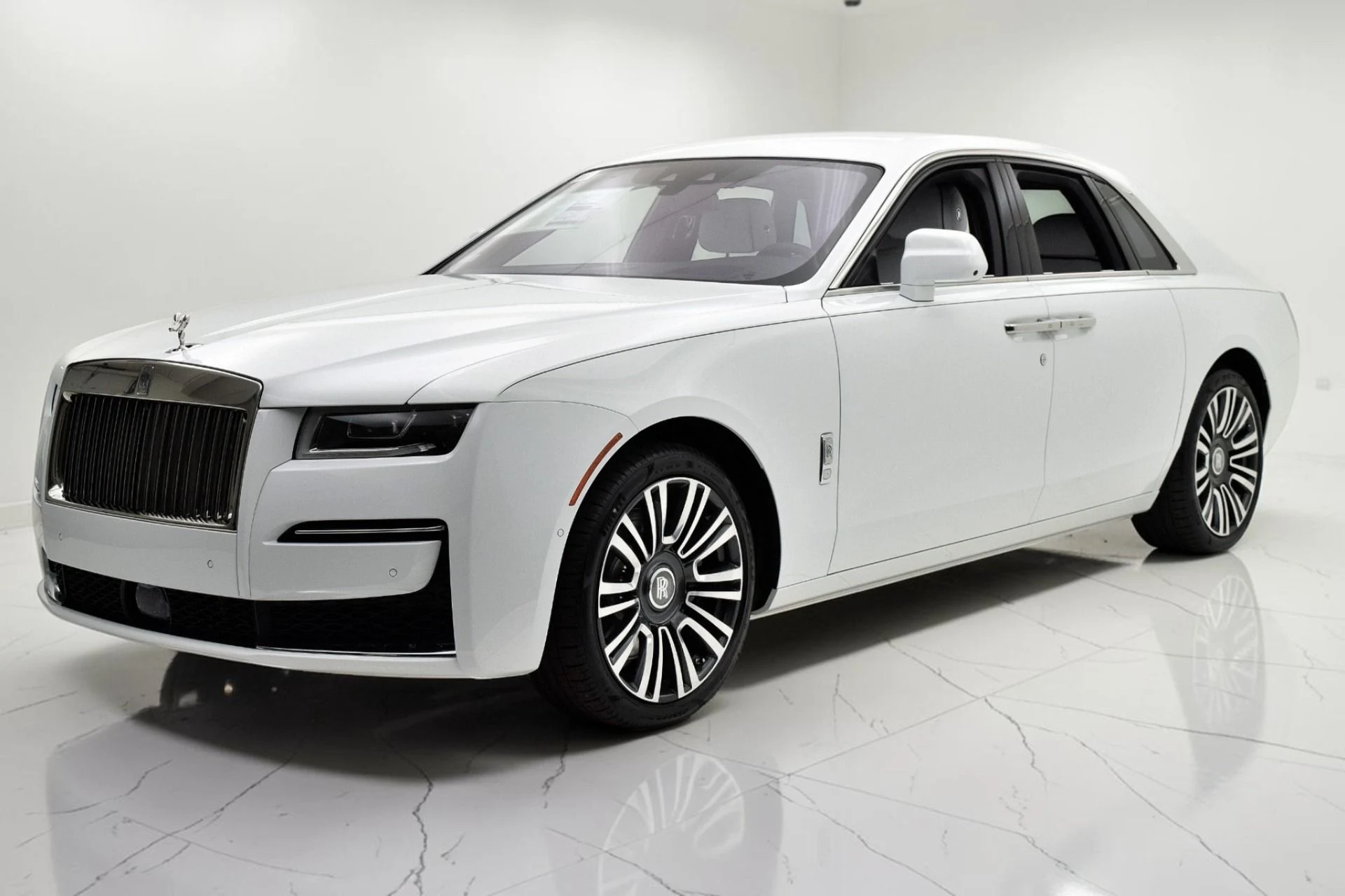 mph000_3187195514_Used_2021_Rolls_Royce_Ghost_6463372fdb