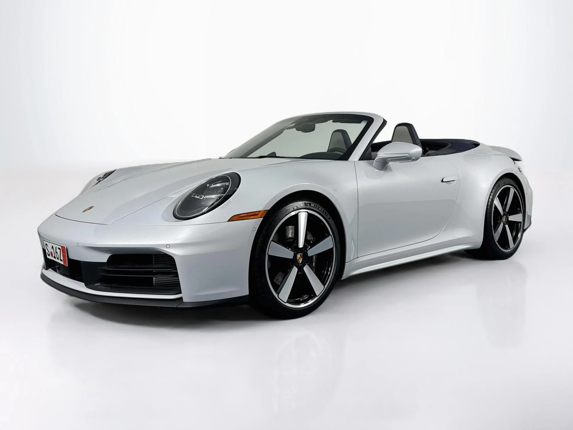 mph000_319679841_Used_2025_Porsche_911_Carrera_1792182372_d0276b996c