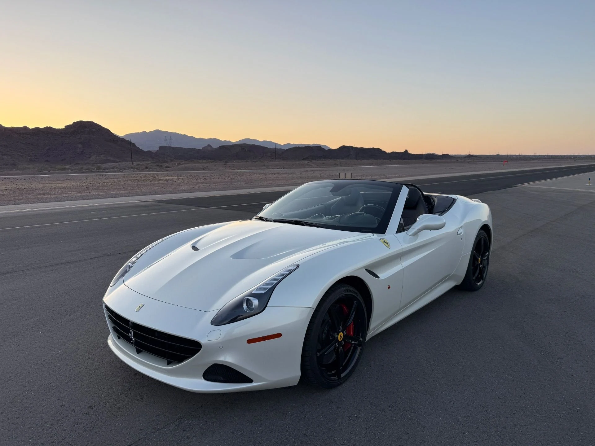 mph000_3205038934_Used_2015_Ferrari_California_T_1754670246_8942686b05