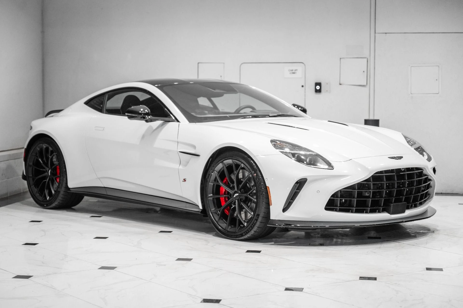 mph000_3212173768_New_2026_Aston_Martin_Vantage_S_1784733238_c7d53702ea