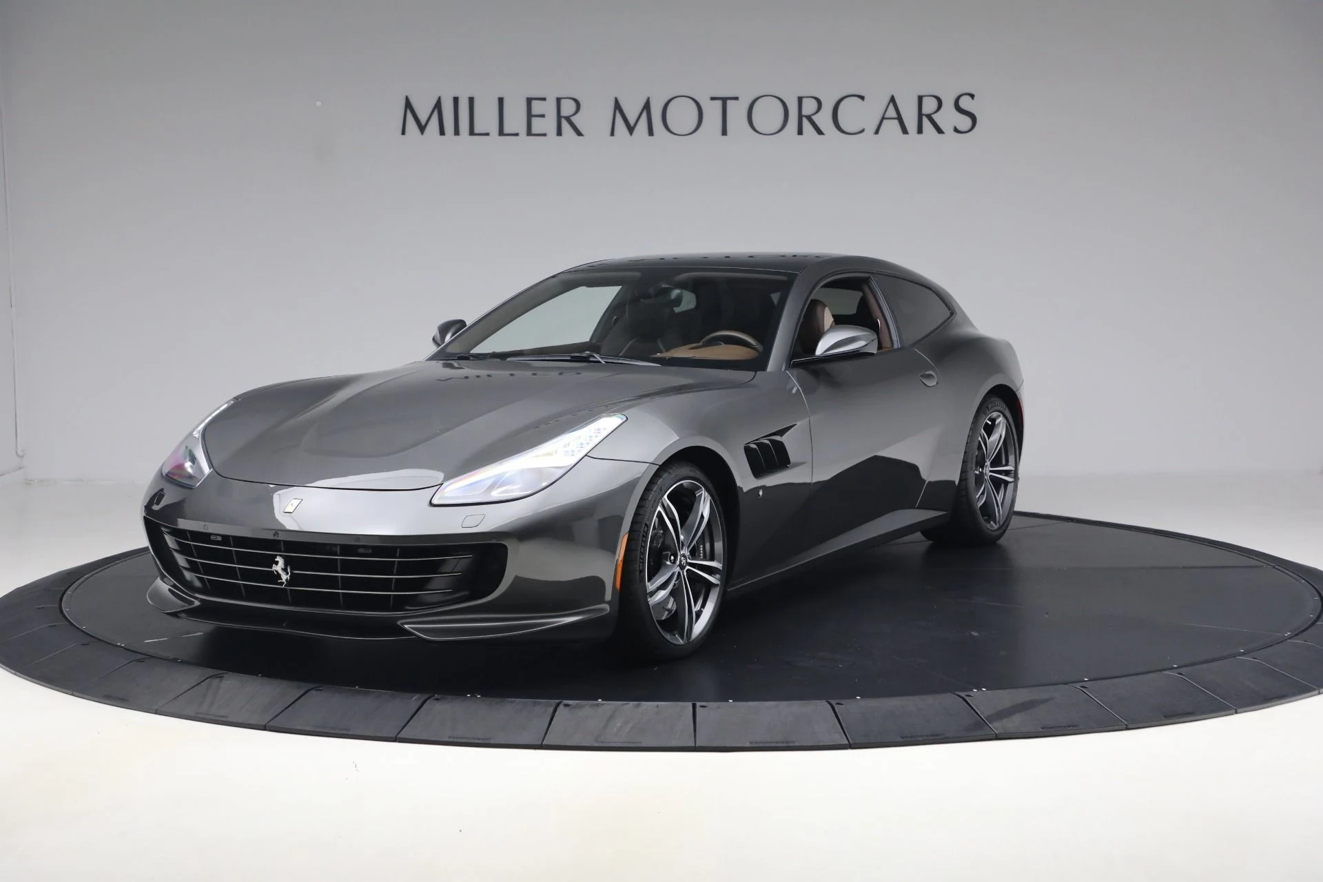 mph000_3213256914_Used_2019_Ferrari_GTC_4_Lusso_1790777067_8a2cfd3096