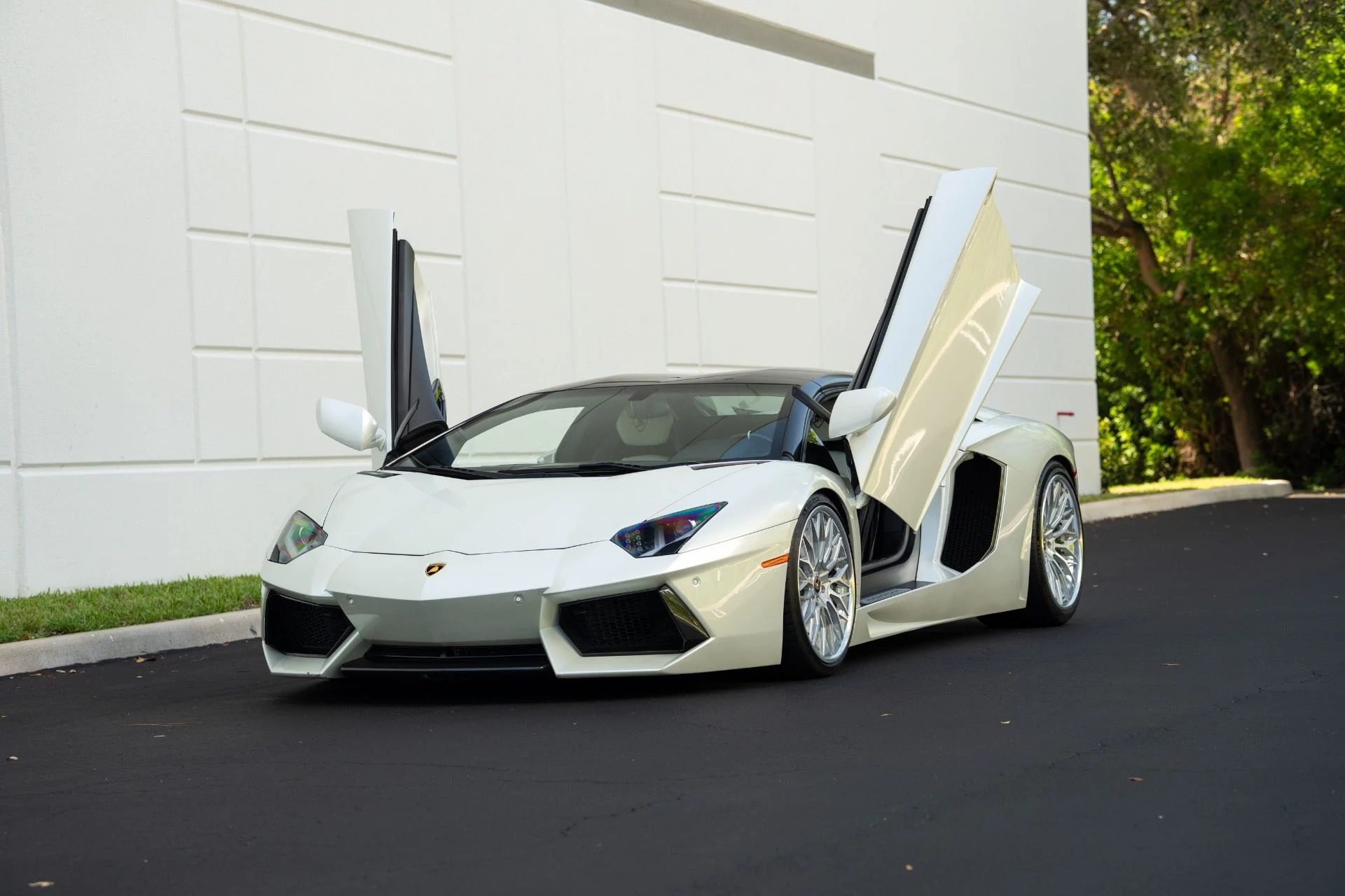 mph000_3252283620_Used_2015_Lamborghini_Aventador_LP_700_4_1755636746_5f681ef64a