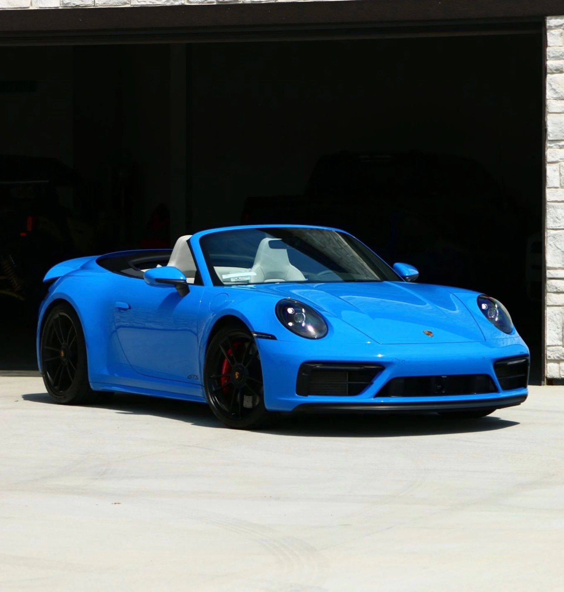 mph000_3268598972_Used_2023_Porsche_911_Carrera_GTS_1754518782_904225afa0