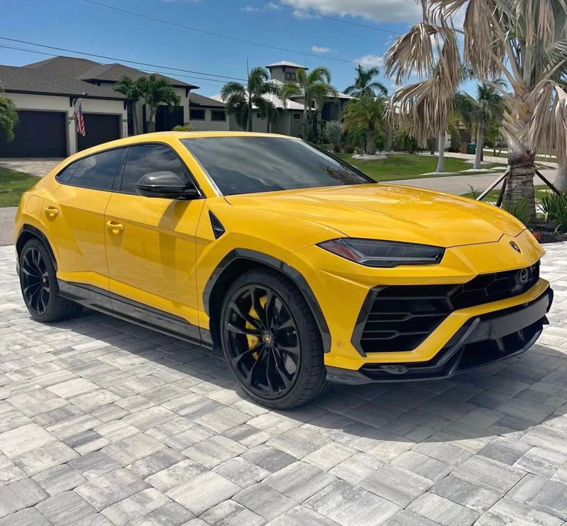 mph000_3298829961_Used_2020_Lamborghini_Urus_1754064681_14a42fd324