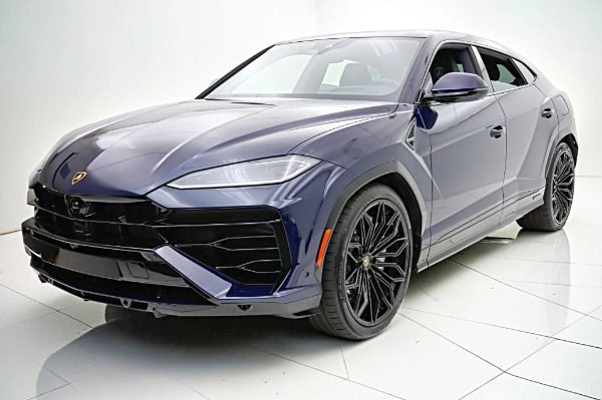 mph000_3303293233_Used_2025_Lamborghini_Urus_SELEASE_OPTIONS_AVAILABLE_63bb520c47