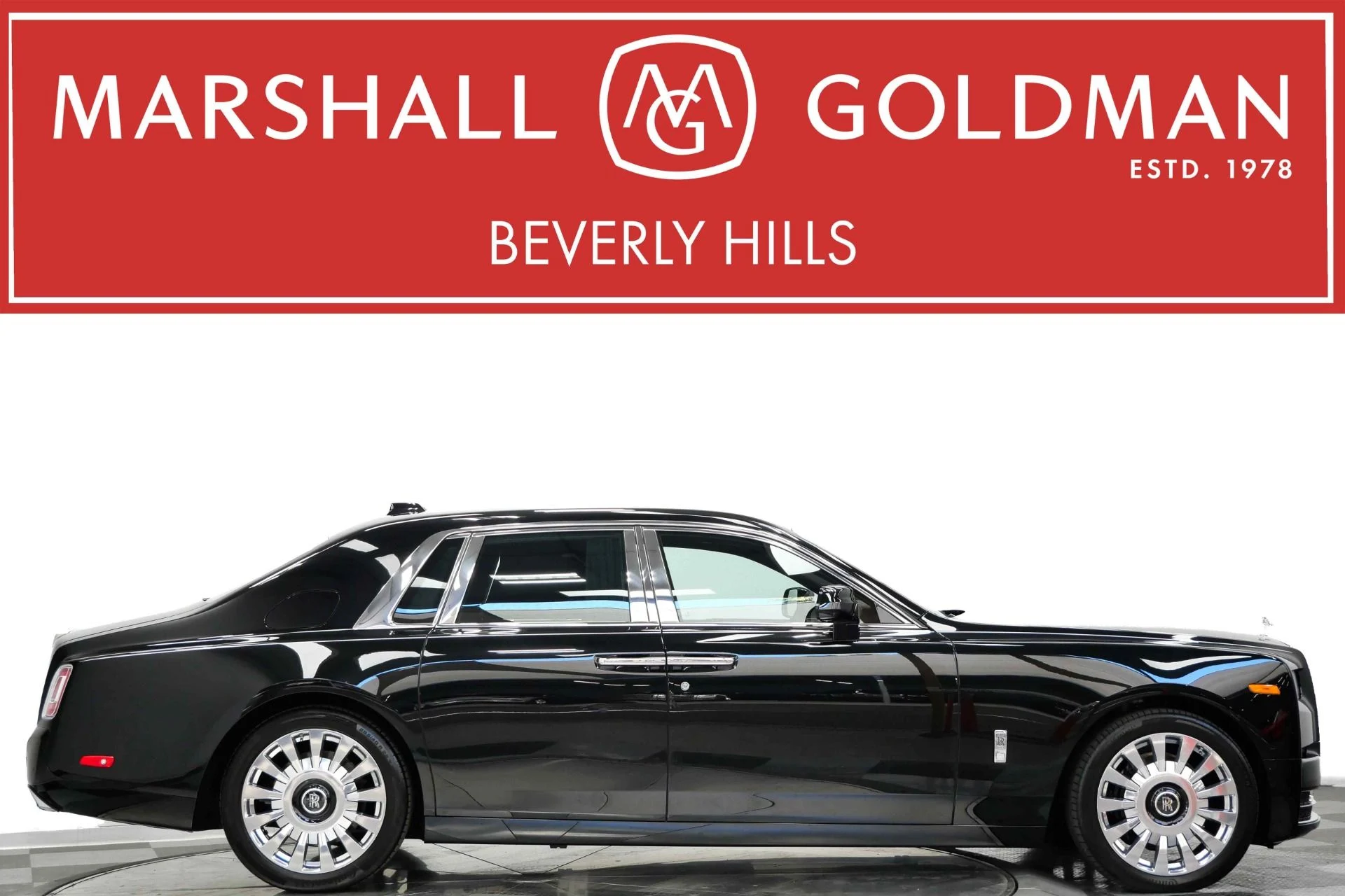 mph000_33038629_Used_2019_Rolls_Royce_Phantom_The_Phantom_Package_Very_Low_Miles_Bespoke_Audio_1791821565_5599d9da2e