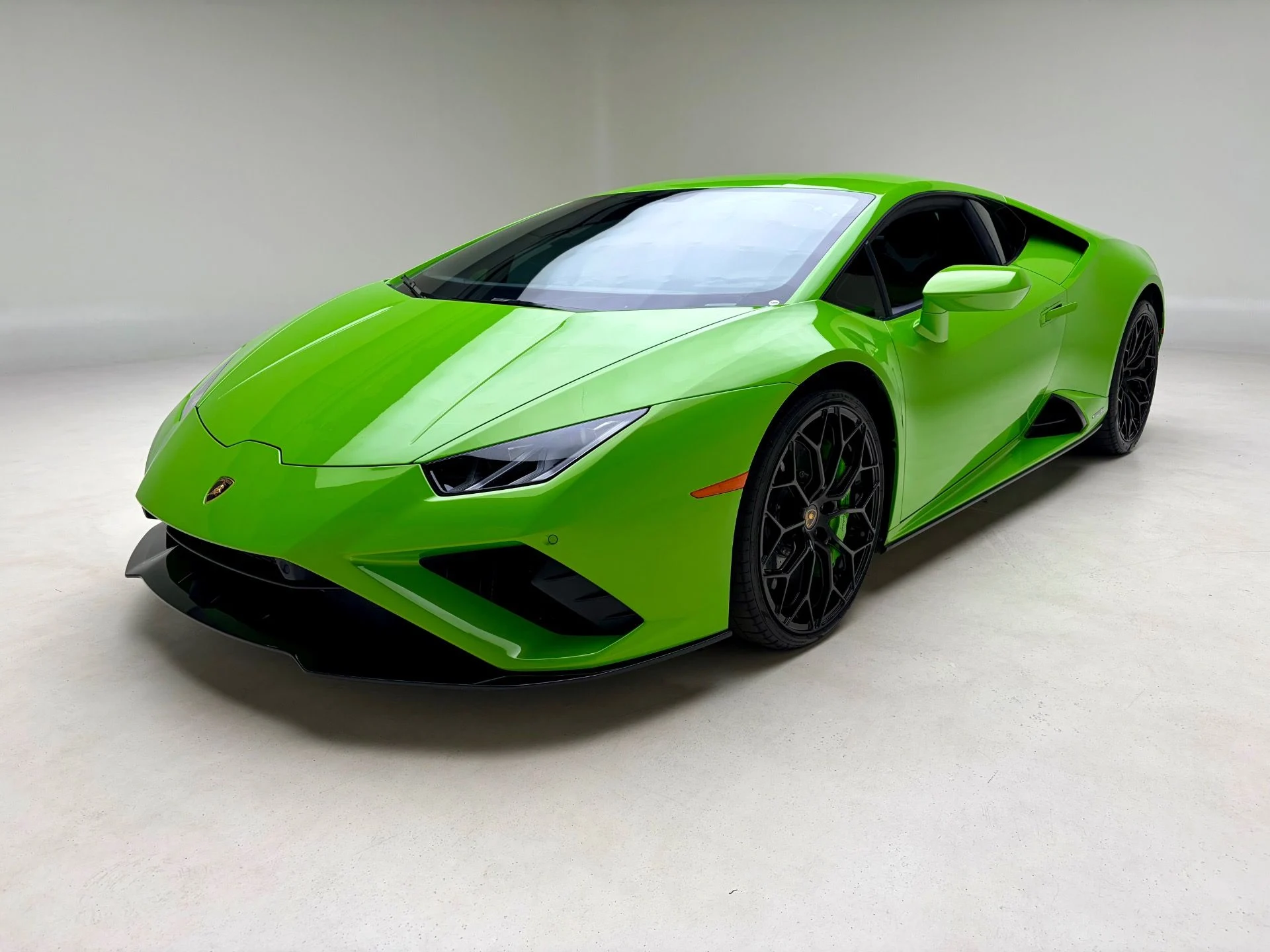 mph000_3310689015_Used_2022_Lamborghini_Huracan_EVO_1777741273_5c4eafc060