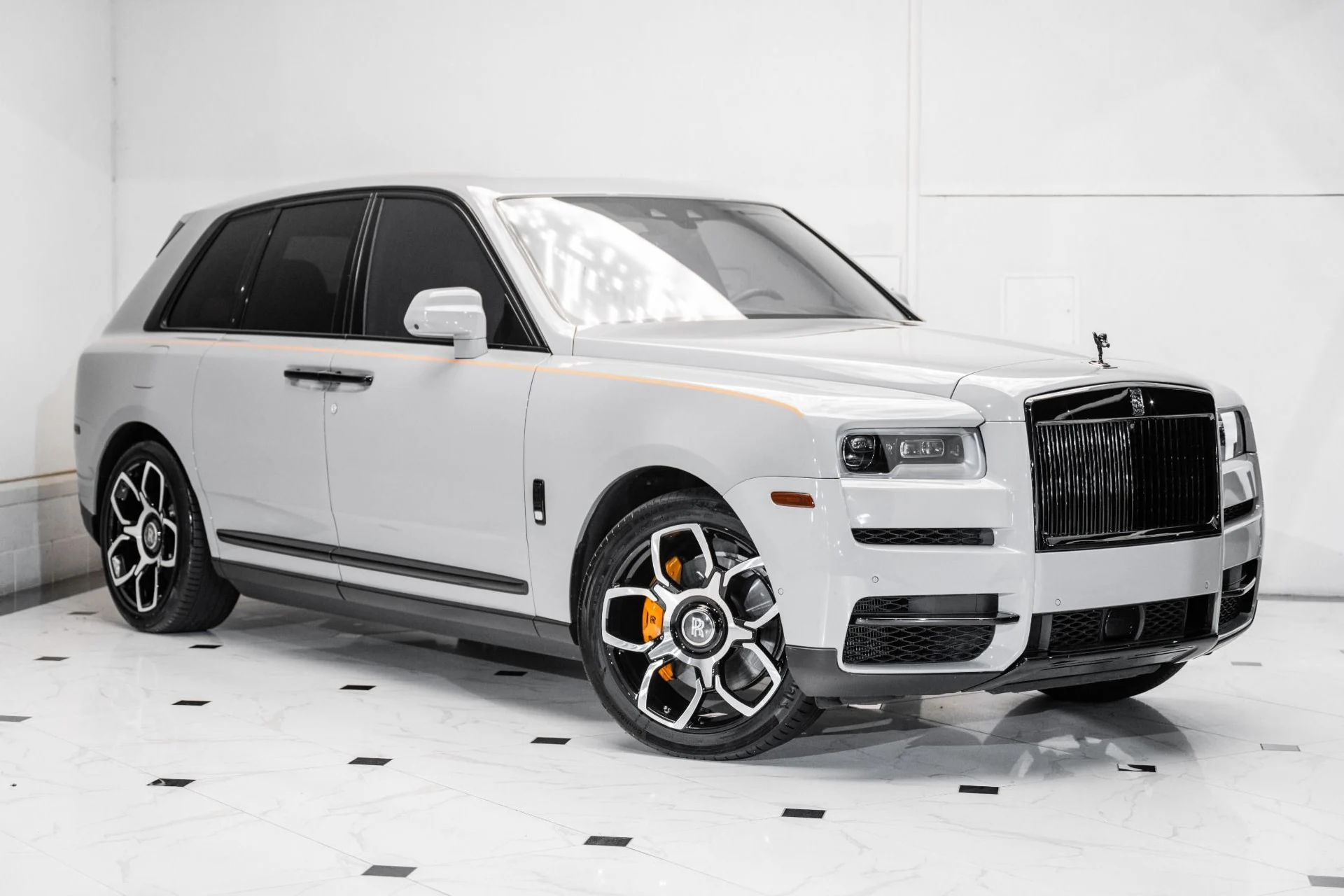 mph000_3324636565_Used_2022_Rolls_Royce_Cullinan_1753976158_0099c4040c