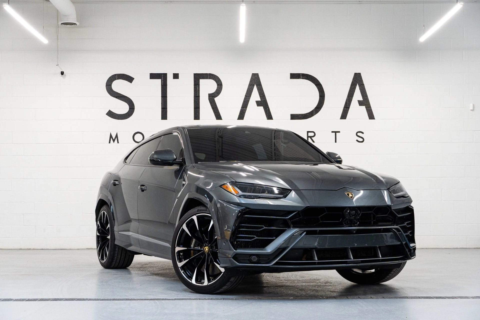 mph000_3328163181_Used_2019_Lamborghini_Urus_1770318658_11c9e3d880