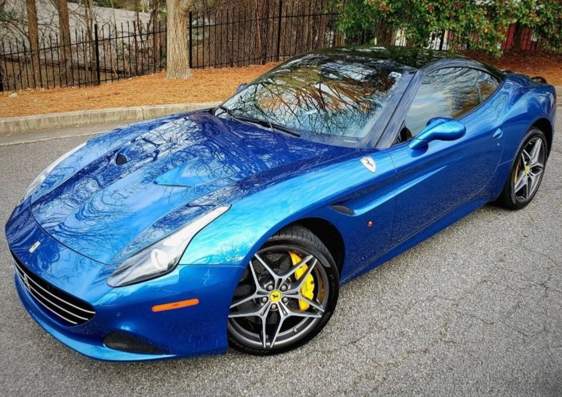 mph000_33288563_Used_2015_Ferrari_California_T_1757714610_28254cf196