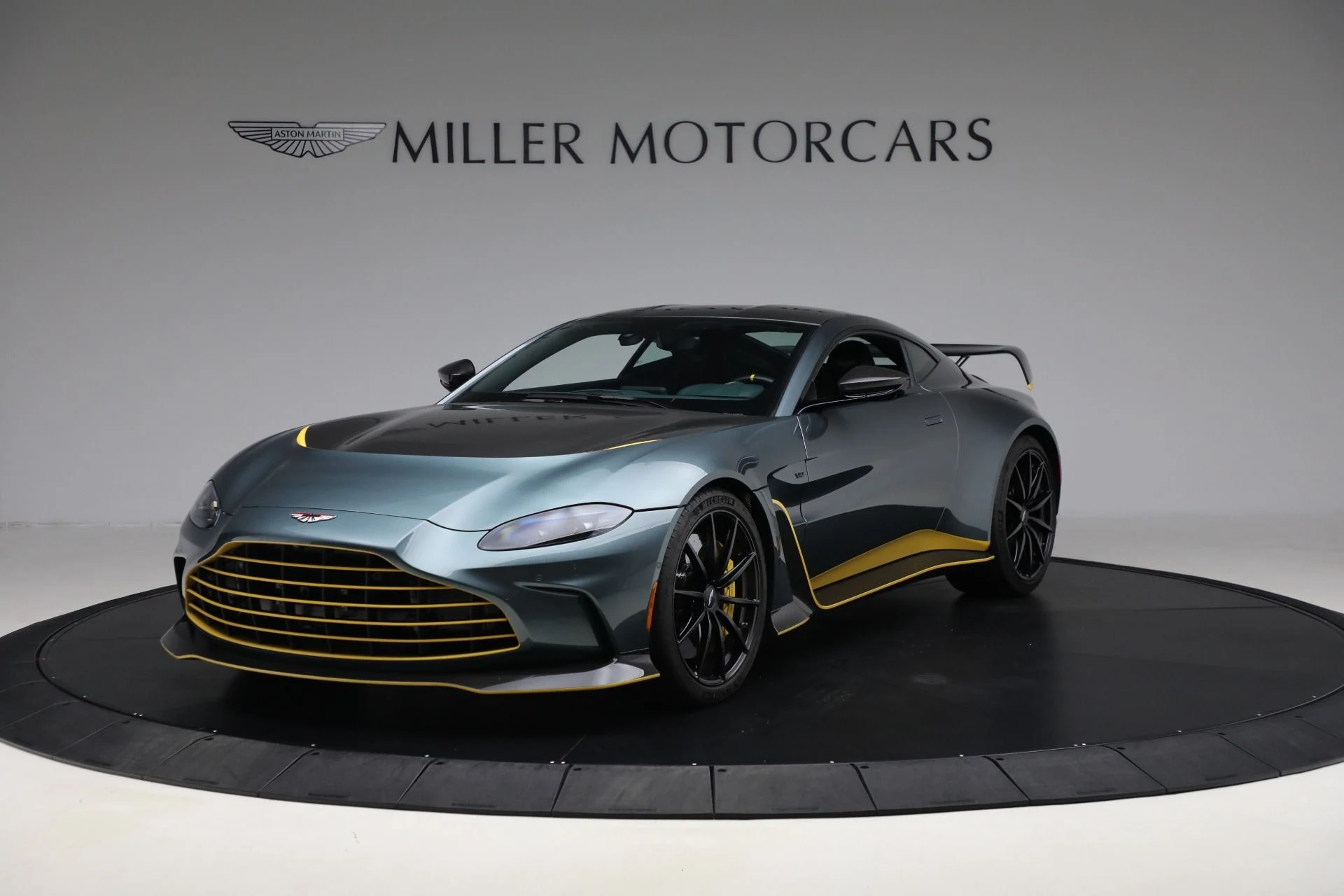mph000_3366599482_Used_2023_Aston_Martin_Vantage_V12_b114d279bd