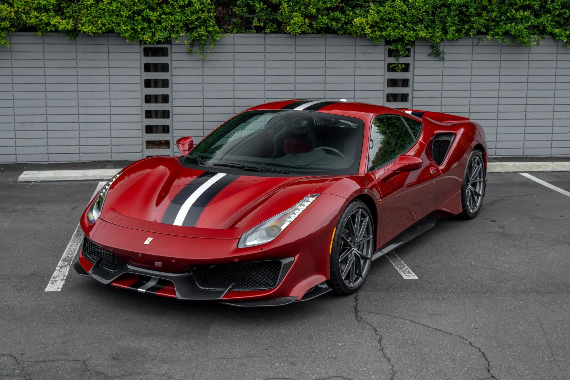 mph000_3379275600_Used_2019_Ferrari_488_Pista_1759877636_58b6be9788