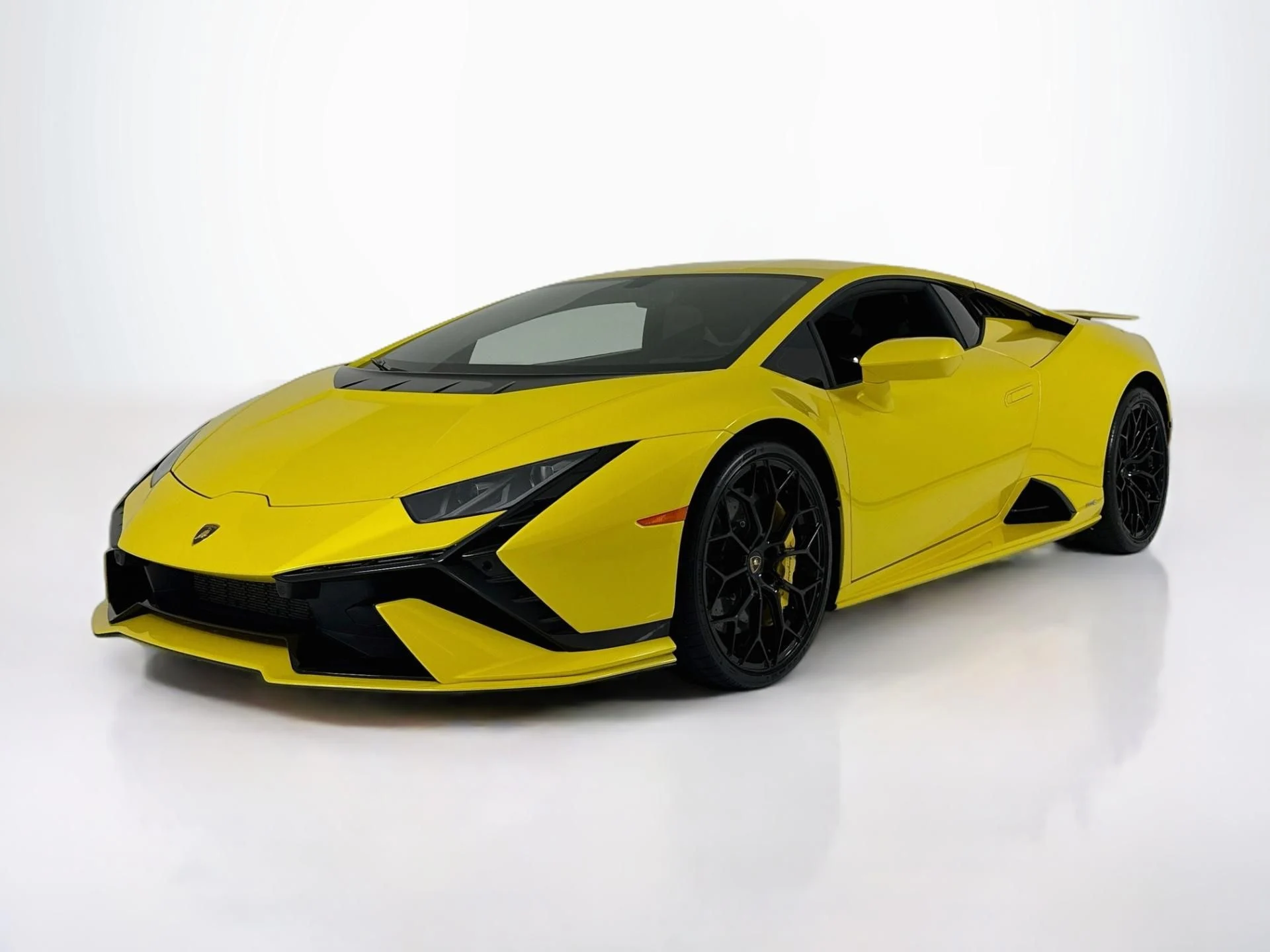 mph000_3393845611_Used_2023_Lamborghini_Huracan_Tecnica_1793401498_ca2bf0b632