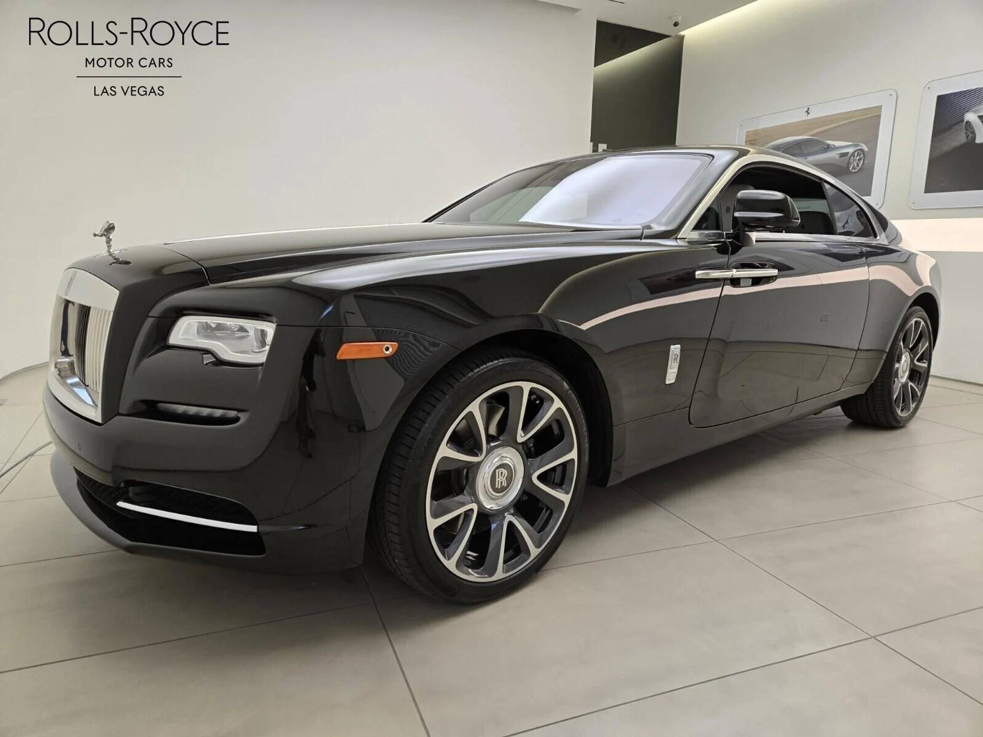 mph000_3394513345_Used_2018_Rolls_Royce_Wraith_1755931404_fb72fb72bd