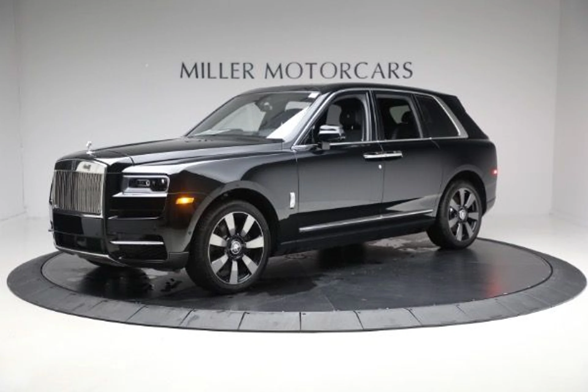 mph000_3400206999_Used_2020_Rolls_Royce_Cullinan_6e4ab25e42