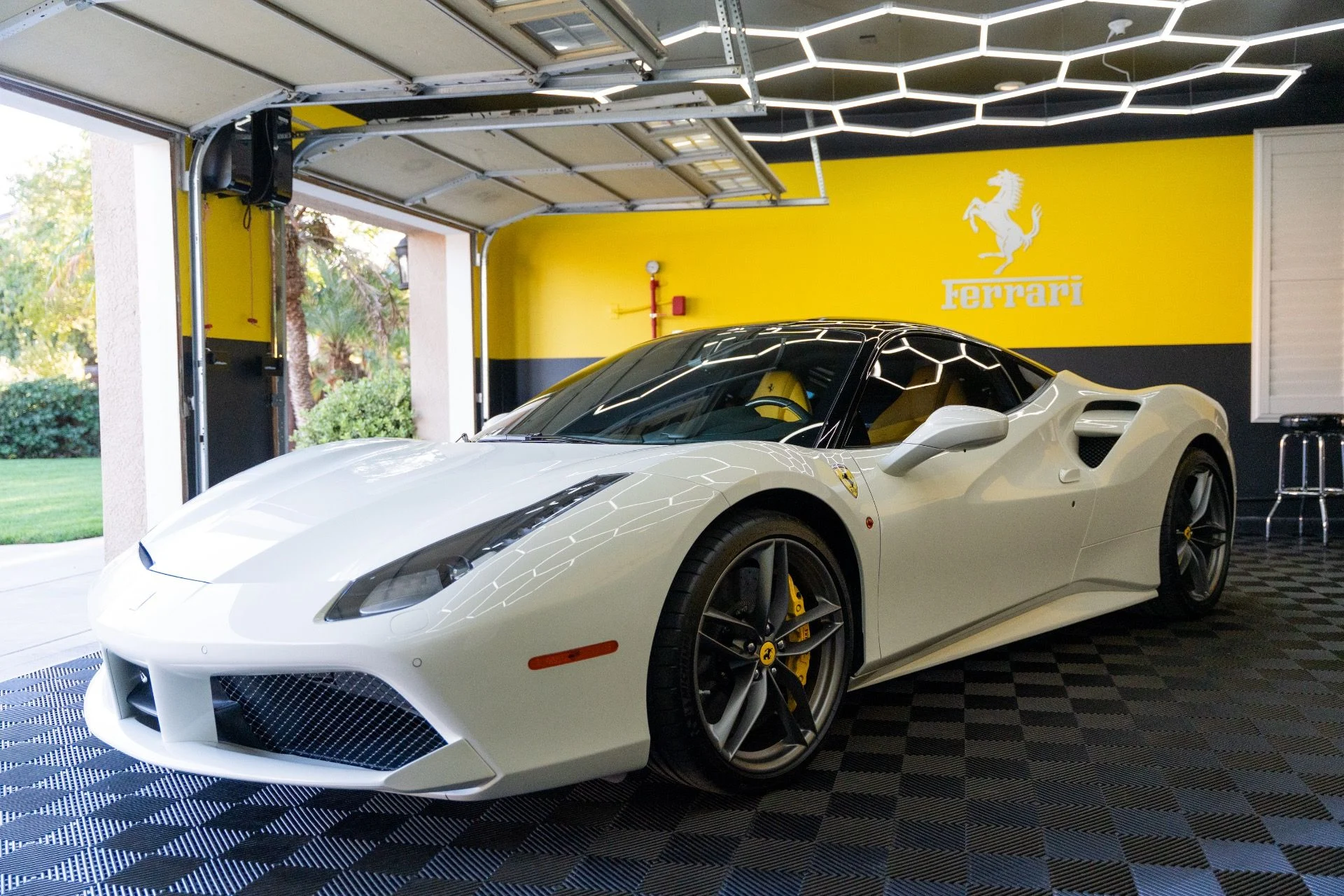 mph000_3404351923_Used_2016_Ferrari_488_GTB_1792438951_a0184531e8