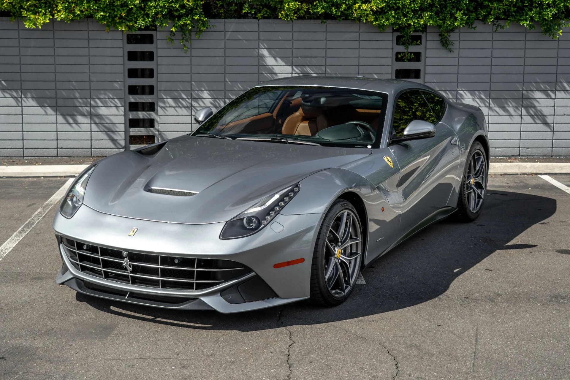 mph000_341459732_Used_2016_Ferrari_F12berlinetta_1760560536_0d7eef95a9