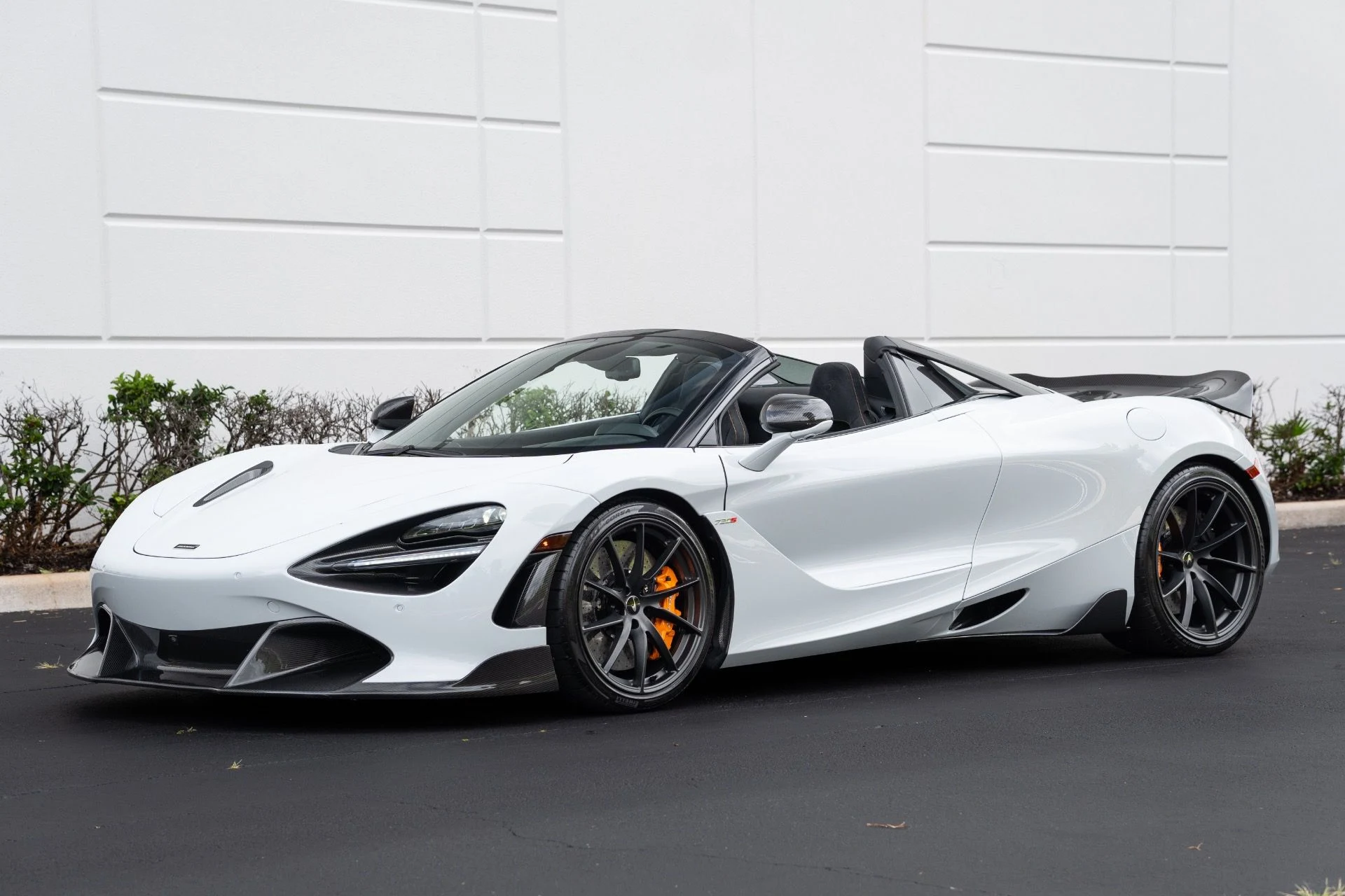 mph000_3427672604_Used_2022_Mc_Laren_720_S_Spider_Performance_1776703279_20e0e32ee3