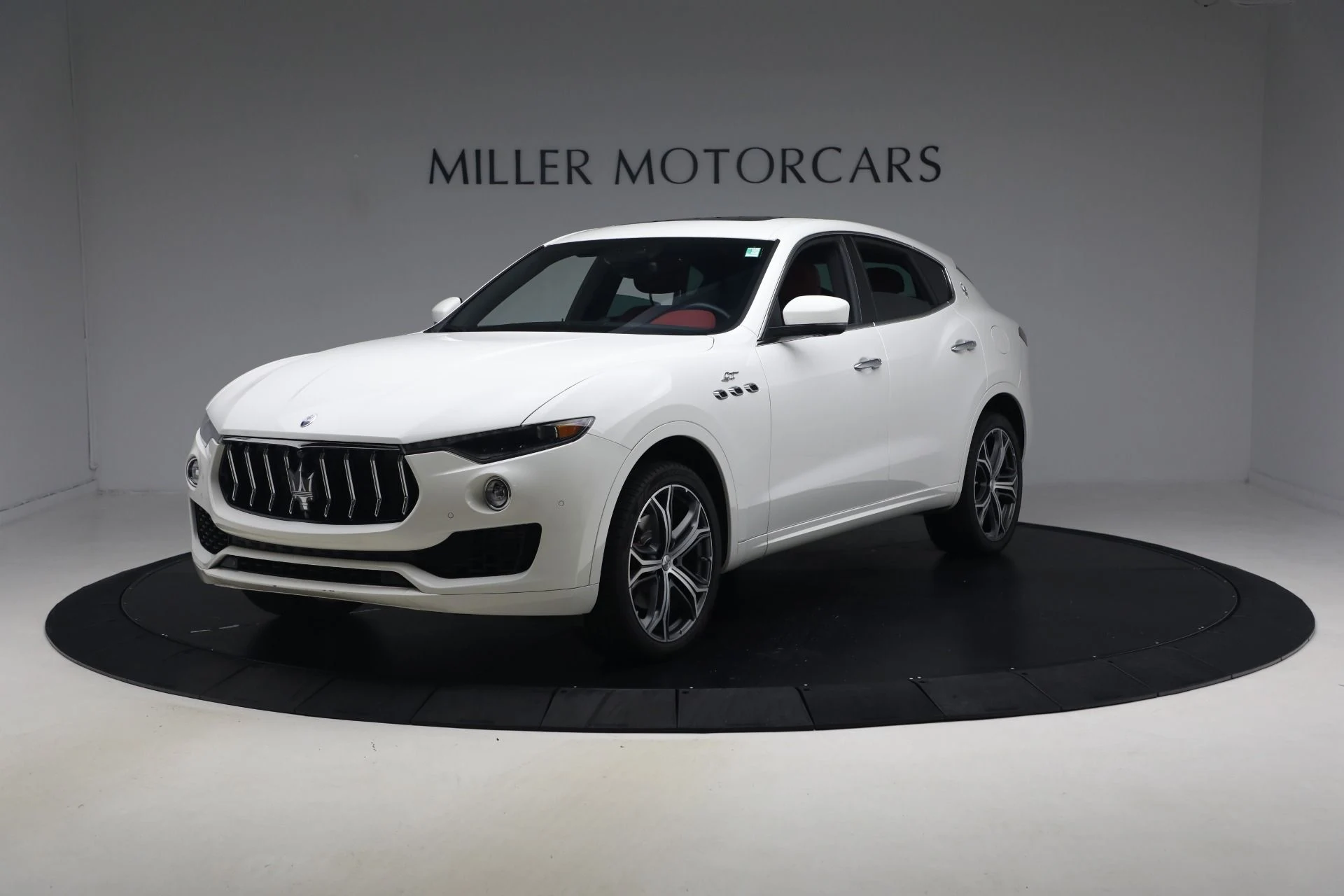 mph000_3428711232_Used_2023_Maserati_Levante_GT_1788557801_3a352545bb