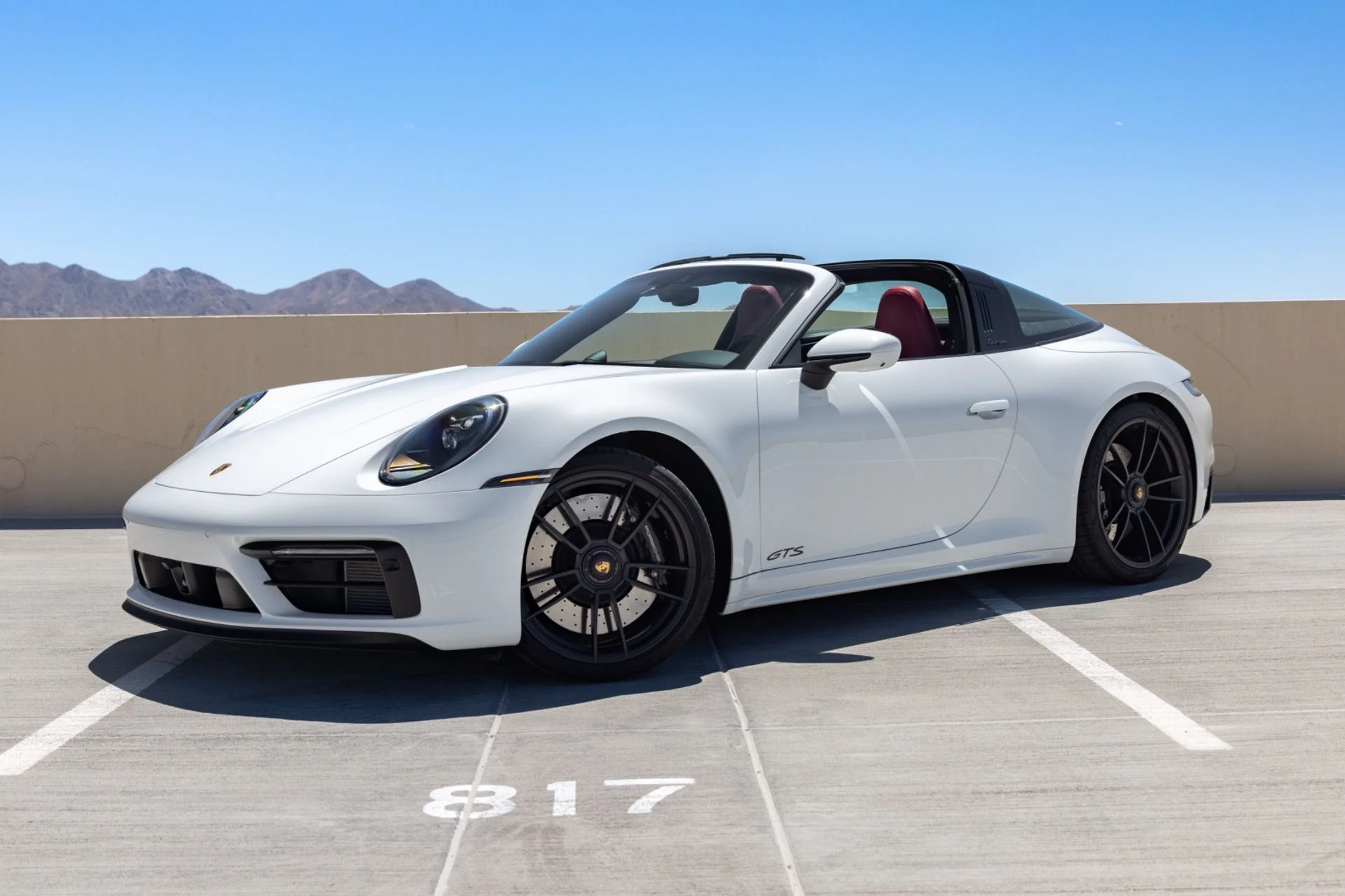 mph000_3430506726_Used_2024_Porsche_911_Targa_4_GTS_1781911737_2b97cbc52d