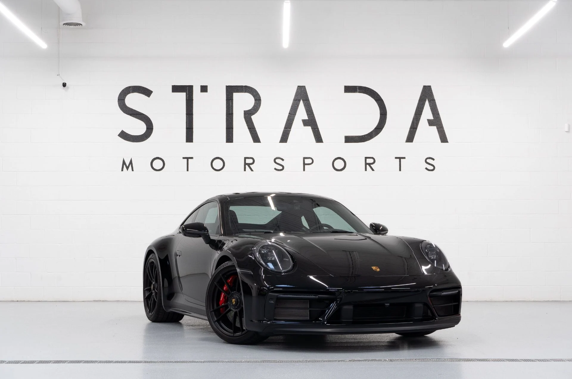 mph000_3455262188_Used_2024_Porsche_911_Carrera_4_GTS_1773948052_df32e44a04