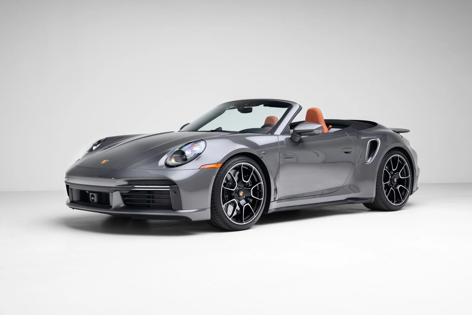 mph000_3471490530_Used_2024_Porsche_911_Turbo_S_1770940519_dde0ed07f0