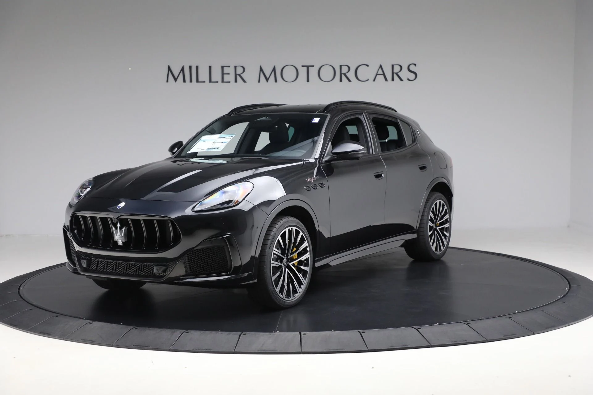 mph000_3483299852_New_2025_Maserati_Grecale_Trofeo_313833f6ab