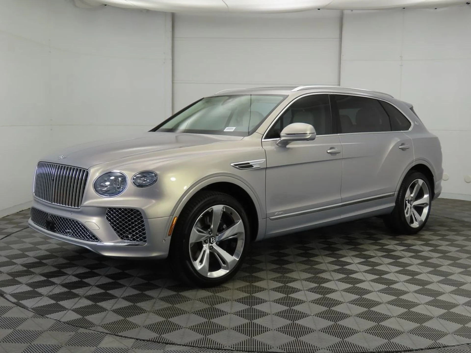 mph000_3489579174_new_2025_bentley_bentayga_ewb_v8awd_8119_22908718_1_1024_7c5b0d4691