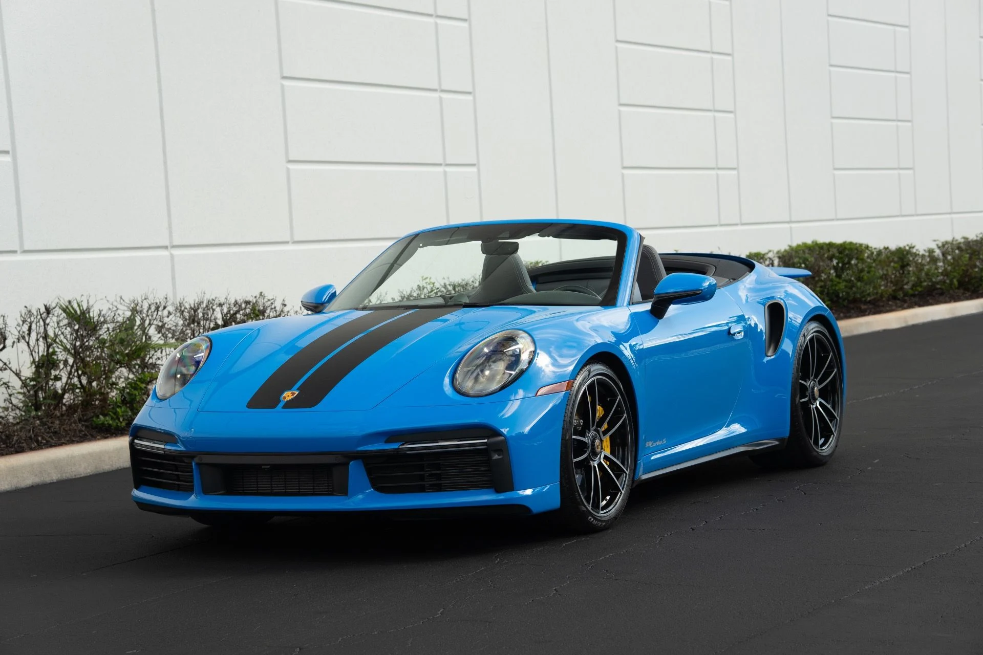 mph000_3492702527_Used_2023_Porsche_911_Turbo_S_1759285627_187240c6c6
