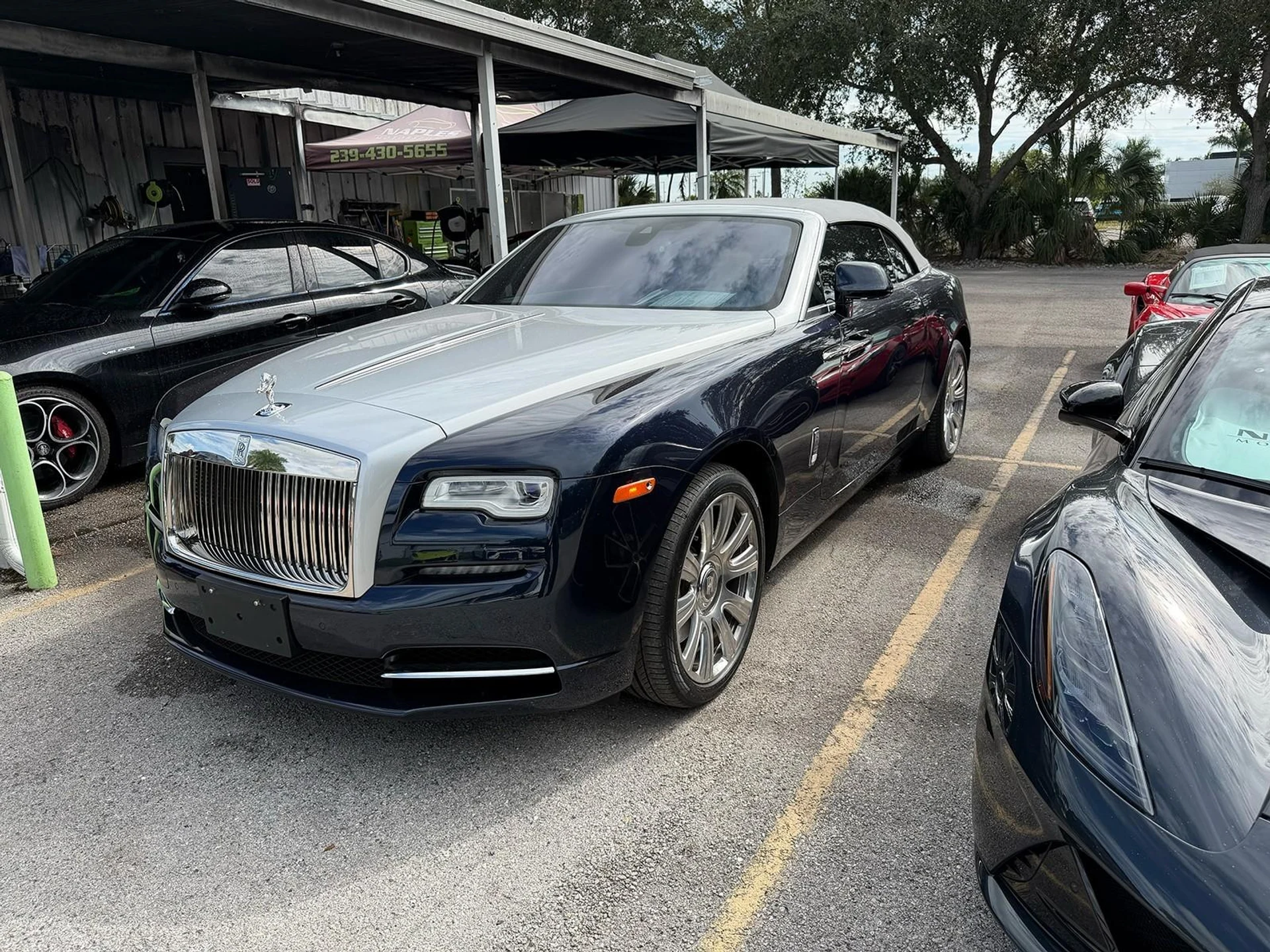 mph000_3510720182_Used_2018_Rolls_Royce_Dawn_1762898713_d3fe1e5c9b