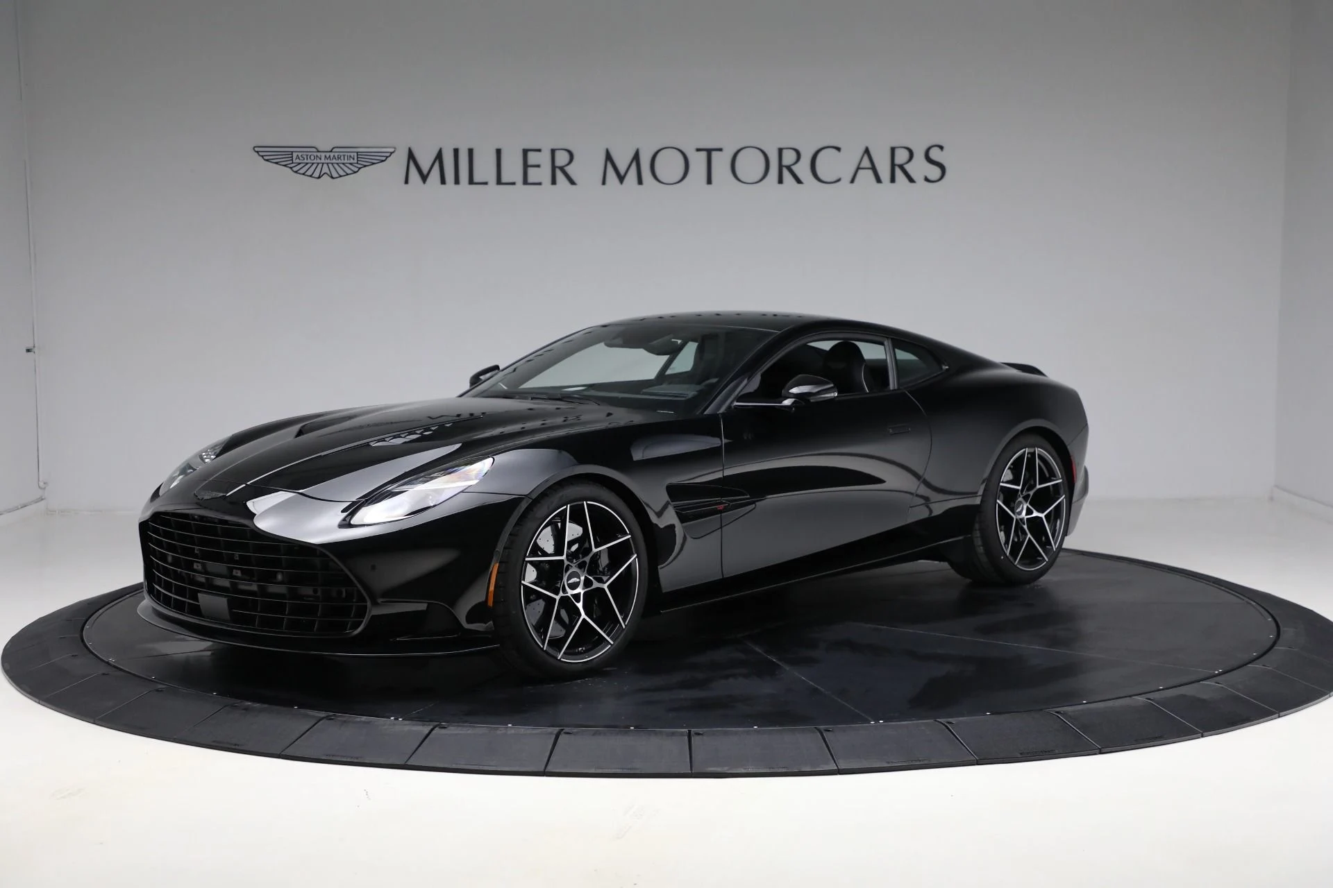 mph000_3521470256_New_2025_Aston_Martin_Vanquish_cd1edc2e44