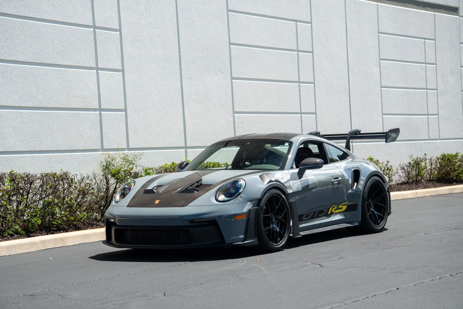 mph000_352759283_Used_2023_Porsche_911_GT_3_RS_1757968217_764d0384bb