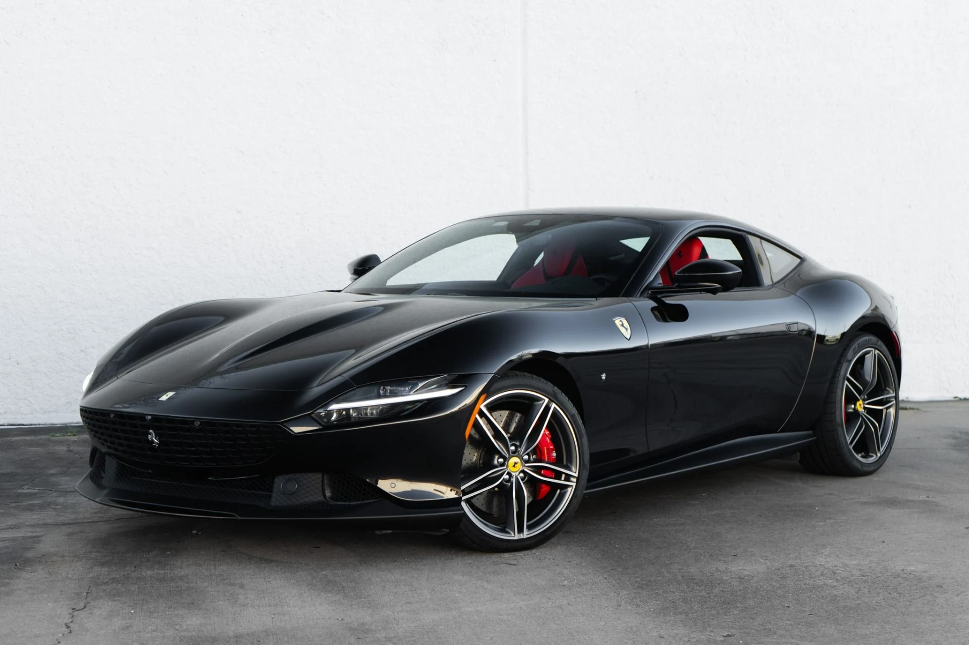 mph000_3568933373_Used_2023_Ferrari_Roma_1772236183_de338feb01