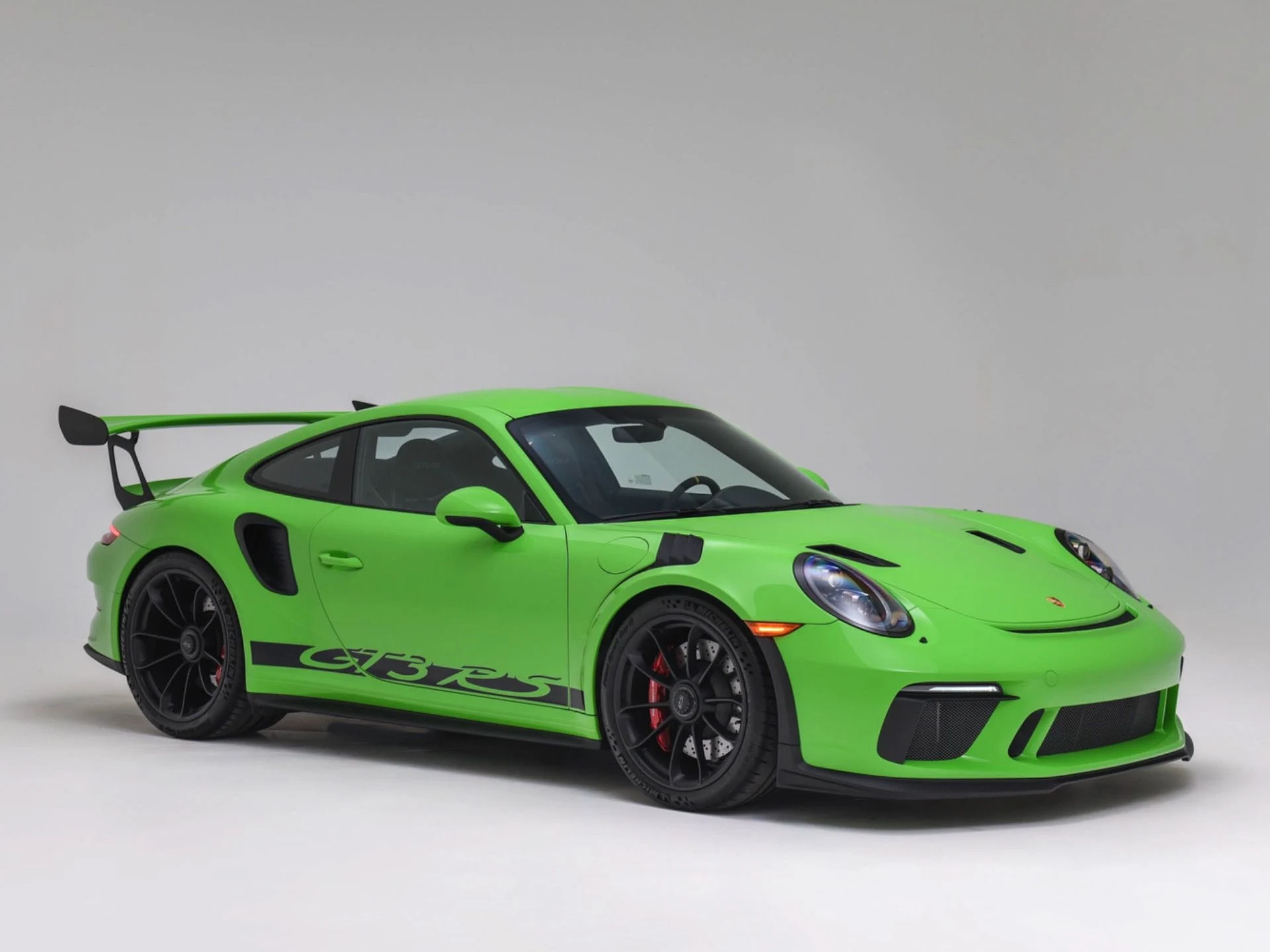 mph000_3584544277_Used_2019_Porsche_911_GT_3_RS_1774471159_00616ea8d0