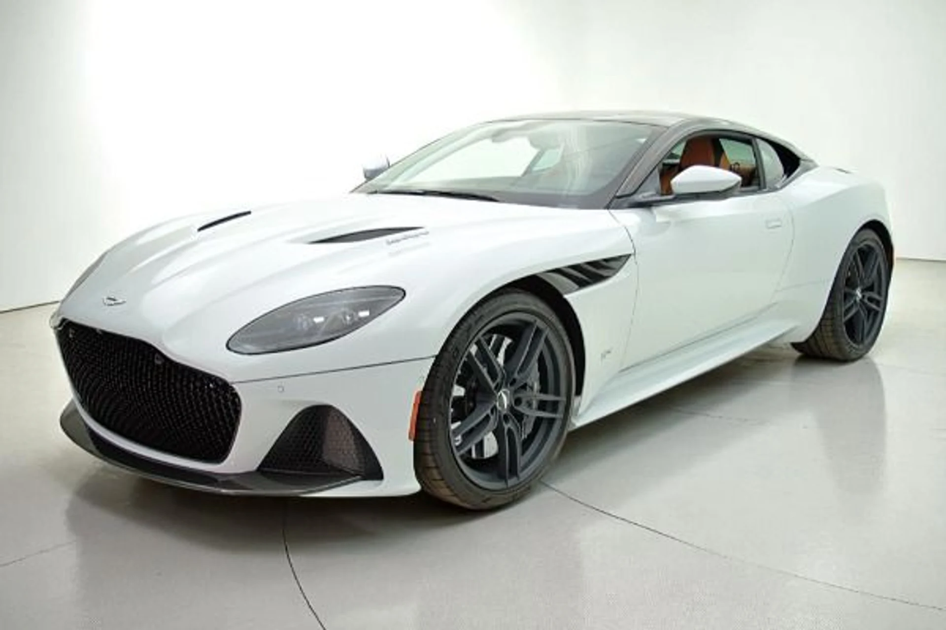 mph000_3592403424_Used_2019_Aston_Martin_DBS_Superleggera_fce5766ff9