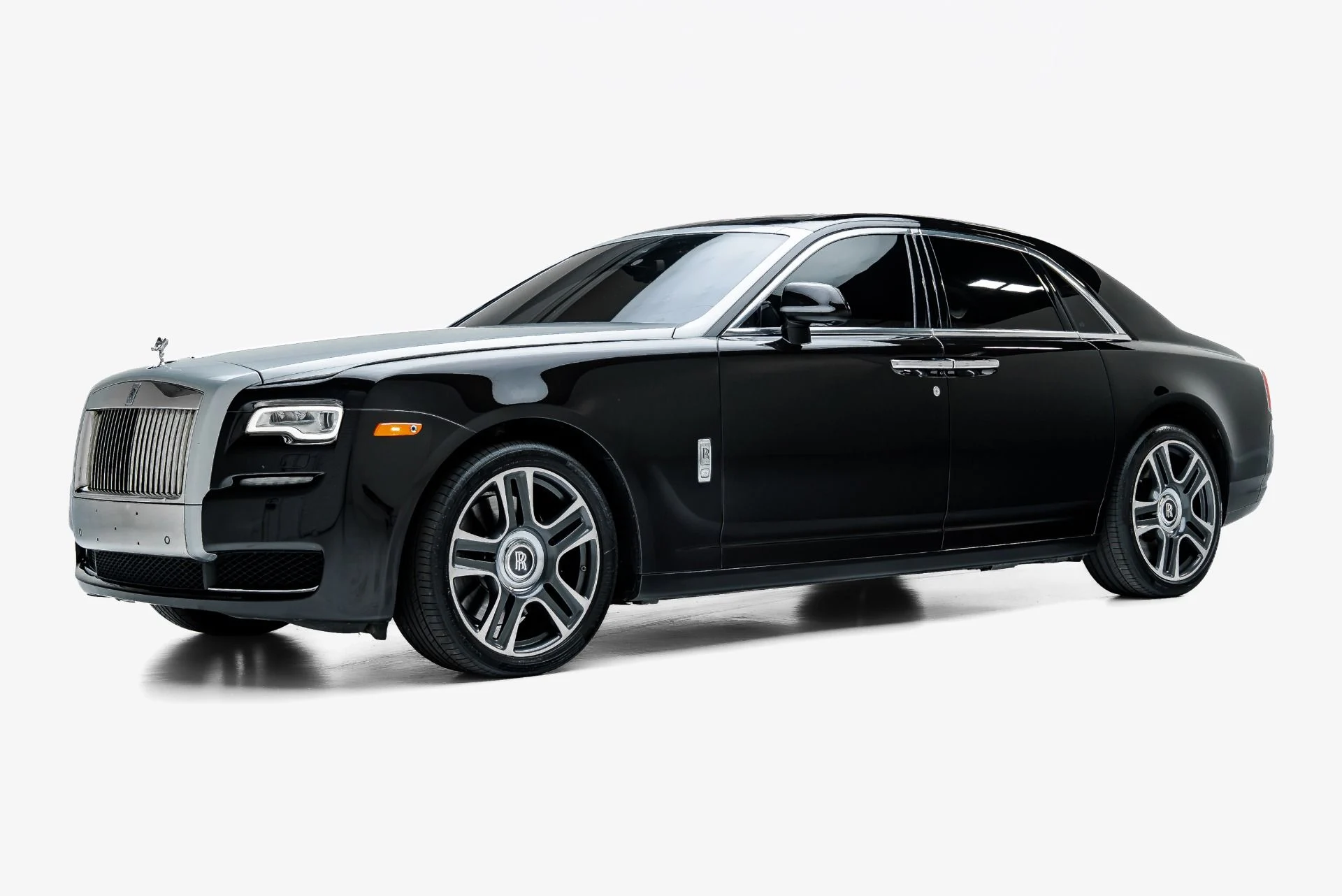 mph000_3595487143_Used_2016_Rolls_Royce_Ghost_1790722729_20c8dfbeb3