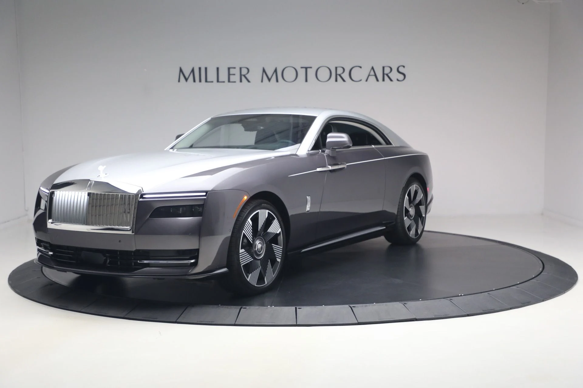 mph000_359955101_Used_2024_Rolls_Royce_Spectre_c975a2d00f