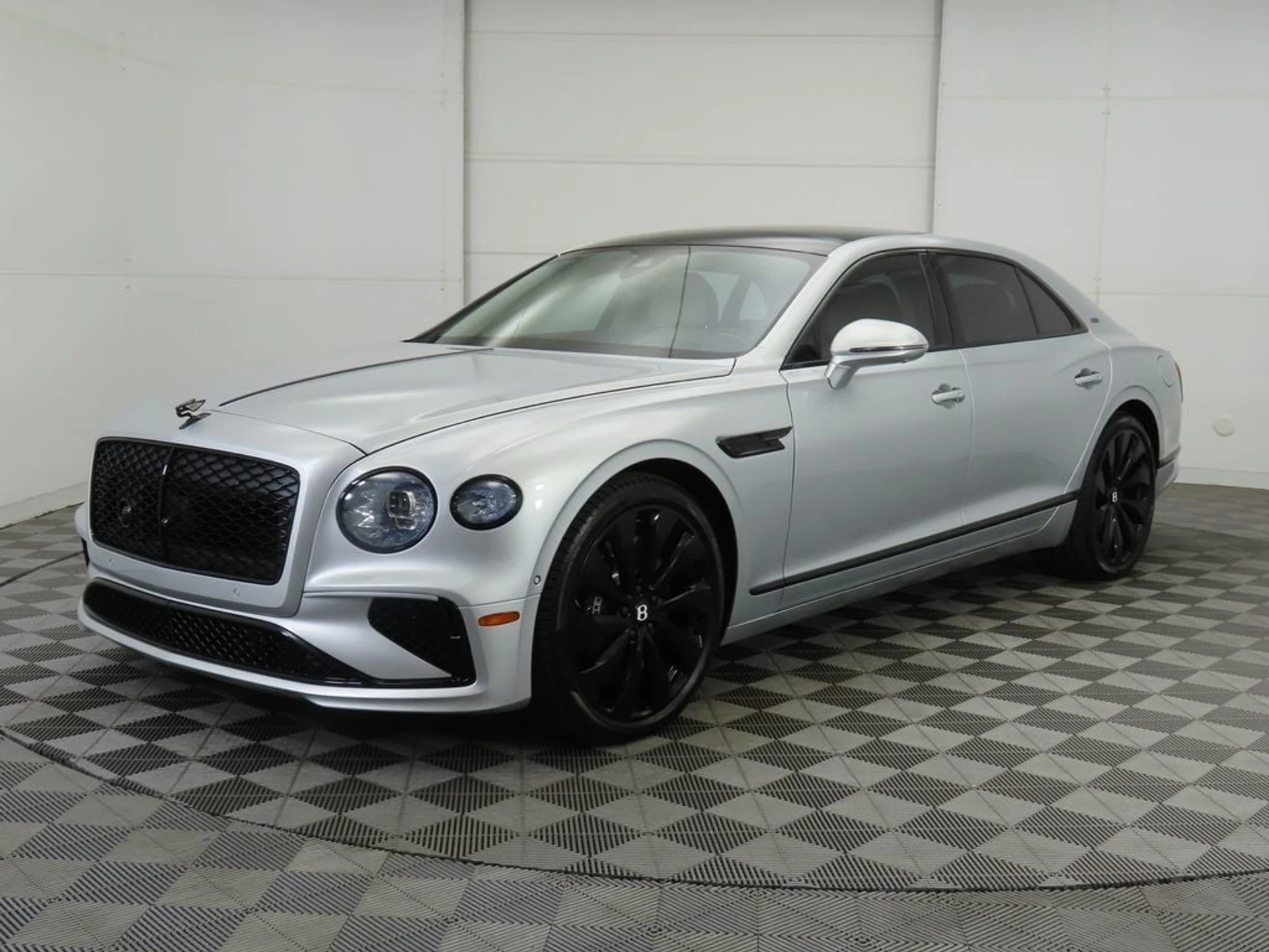 mph000_3605478742_new_2025_bentley_flying_spur_blackeditionsedan_8119_22910536_1_1024_07ff936a17