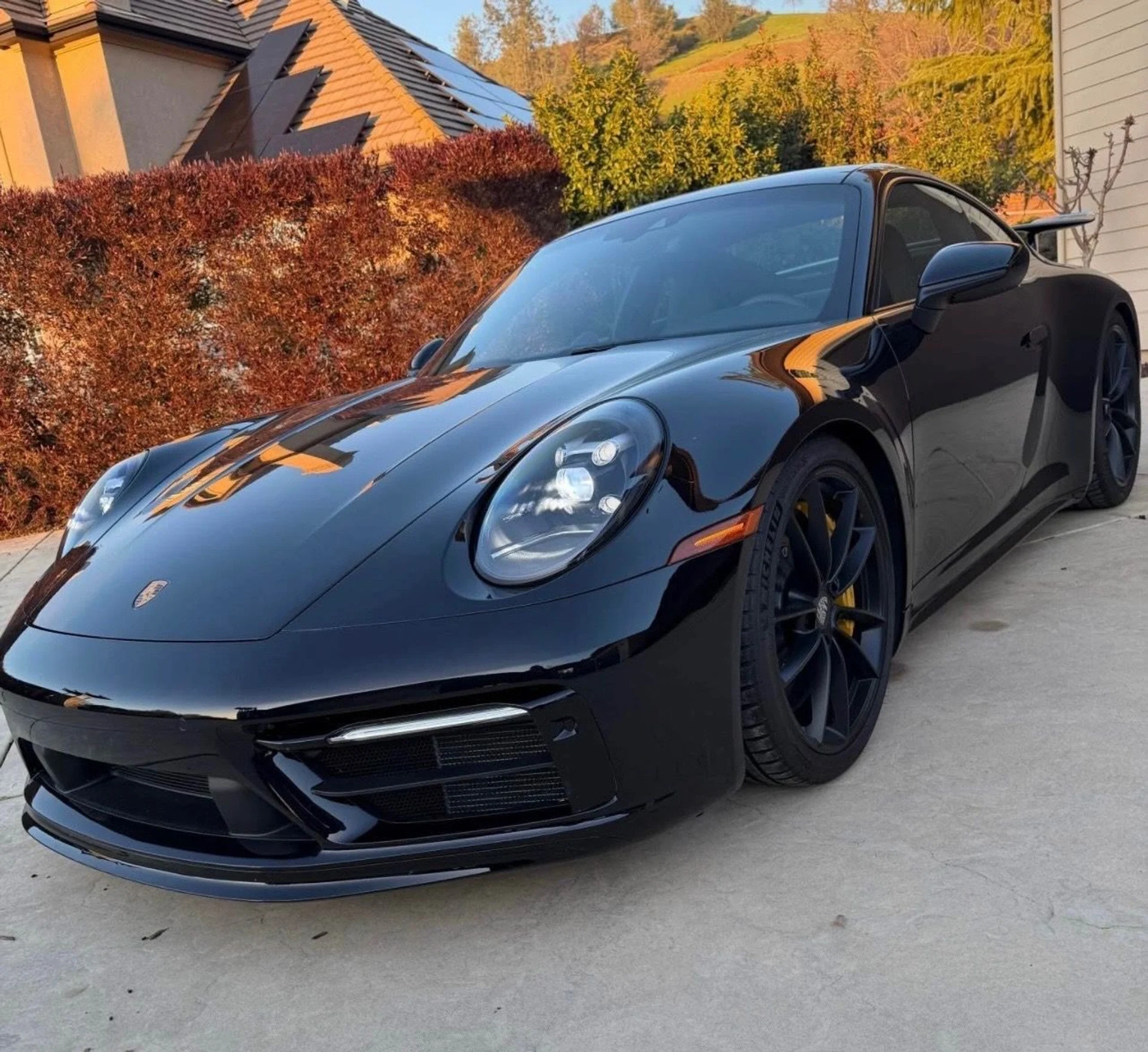 mph000_3614981517_Used_2023_Porsche_911_Carrera_1768427482_34cc86df33