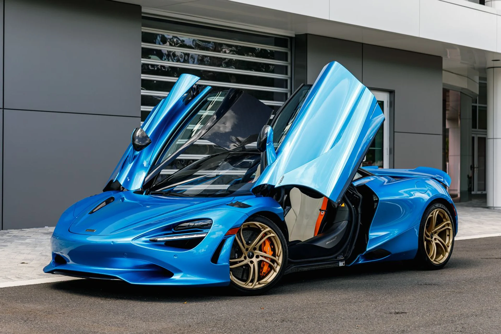 mph000_3621606640_Used_2025_Mc_Laren_750_S_c4ed9e3a85