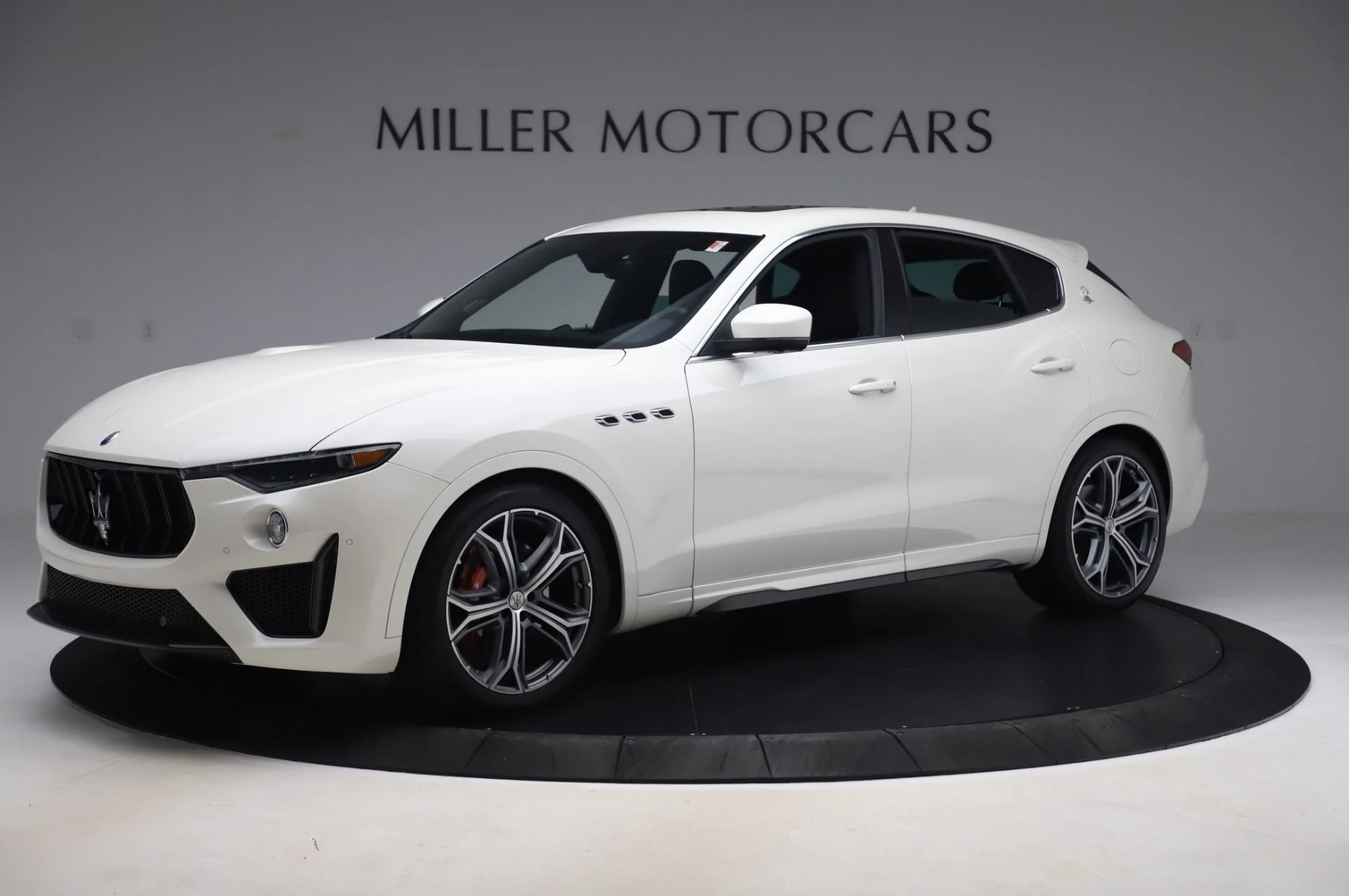 mph000_3621702462_Used_2019_Maserati_Levante_Trofeo_1783628754_c6b1f5b718