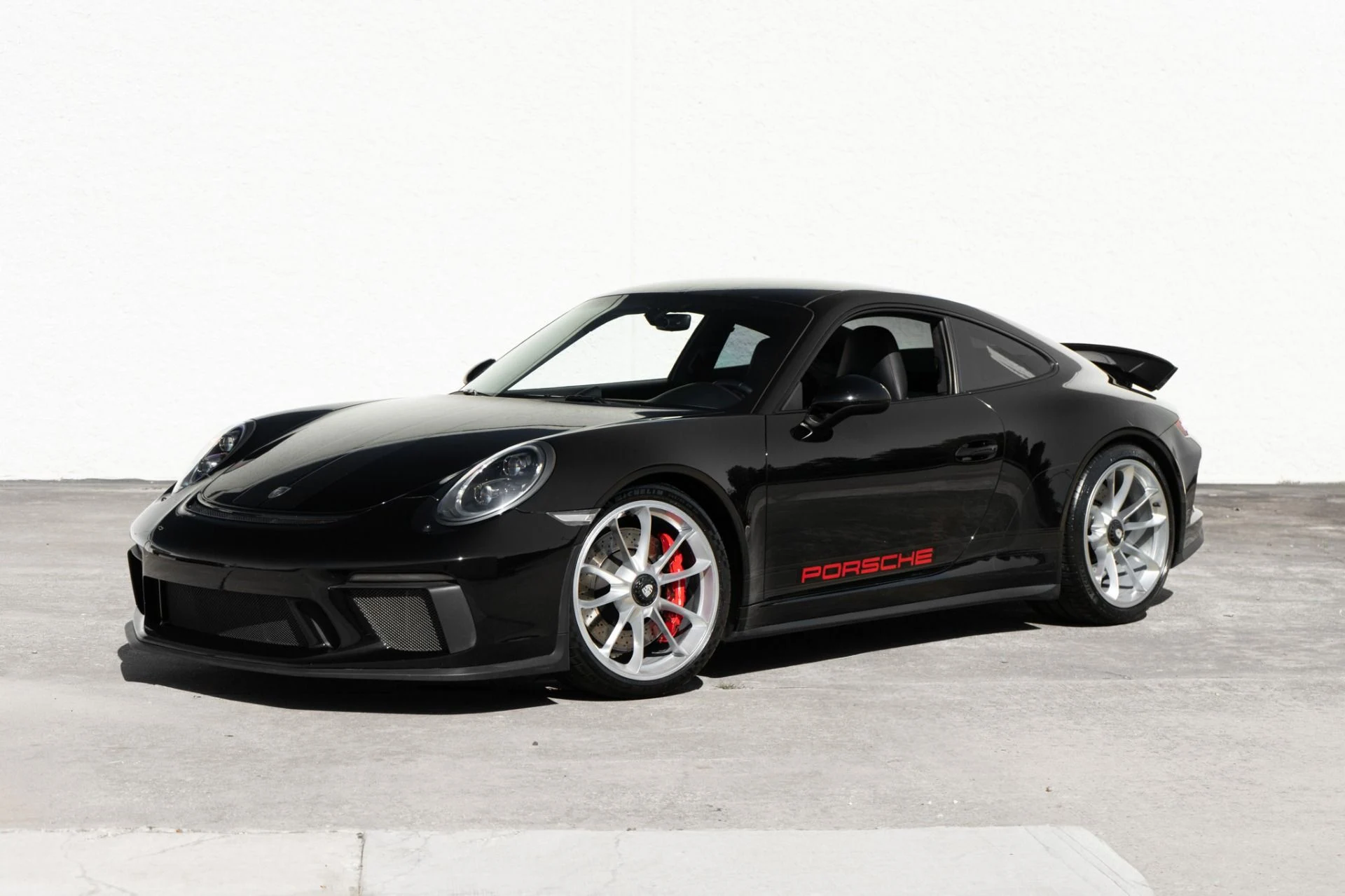 mph000_363880035_Used_2018_Porsche_911_GT_3_Touring_1787008585_323f30a0ab
