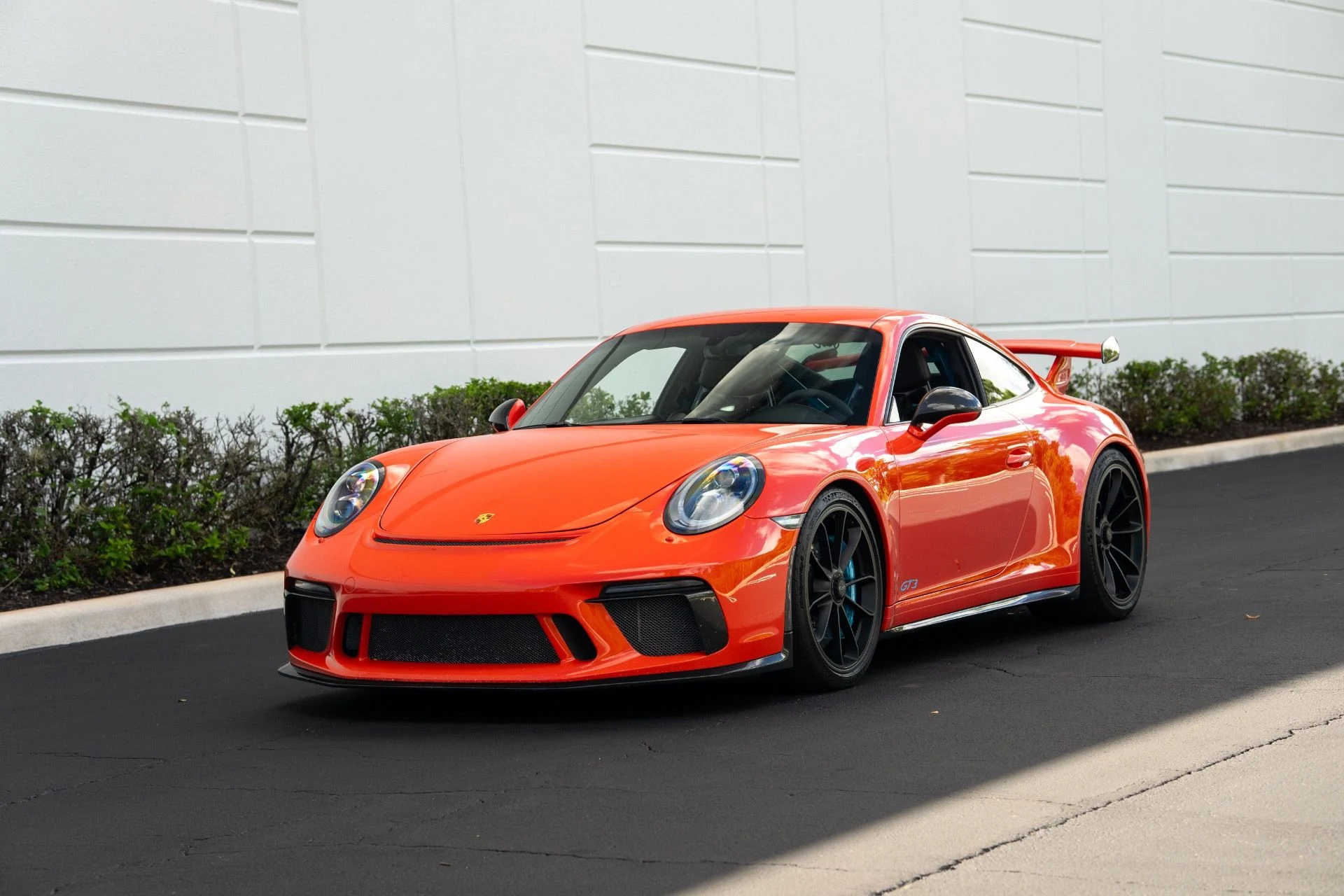 mph000_3645637780_Used_2018_Porsche_911_GT_3_1758911261_cd418ddde0