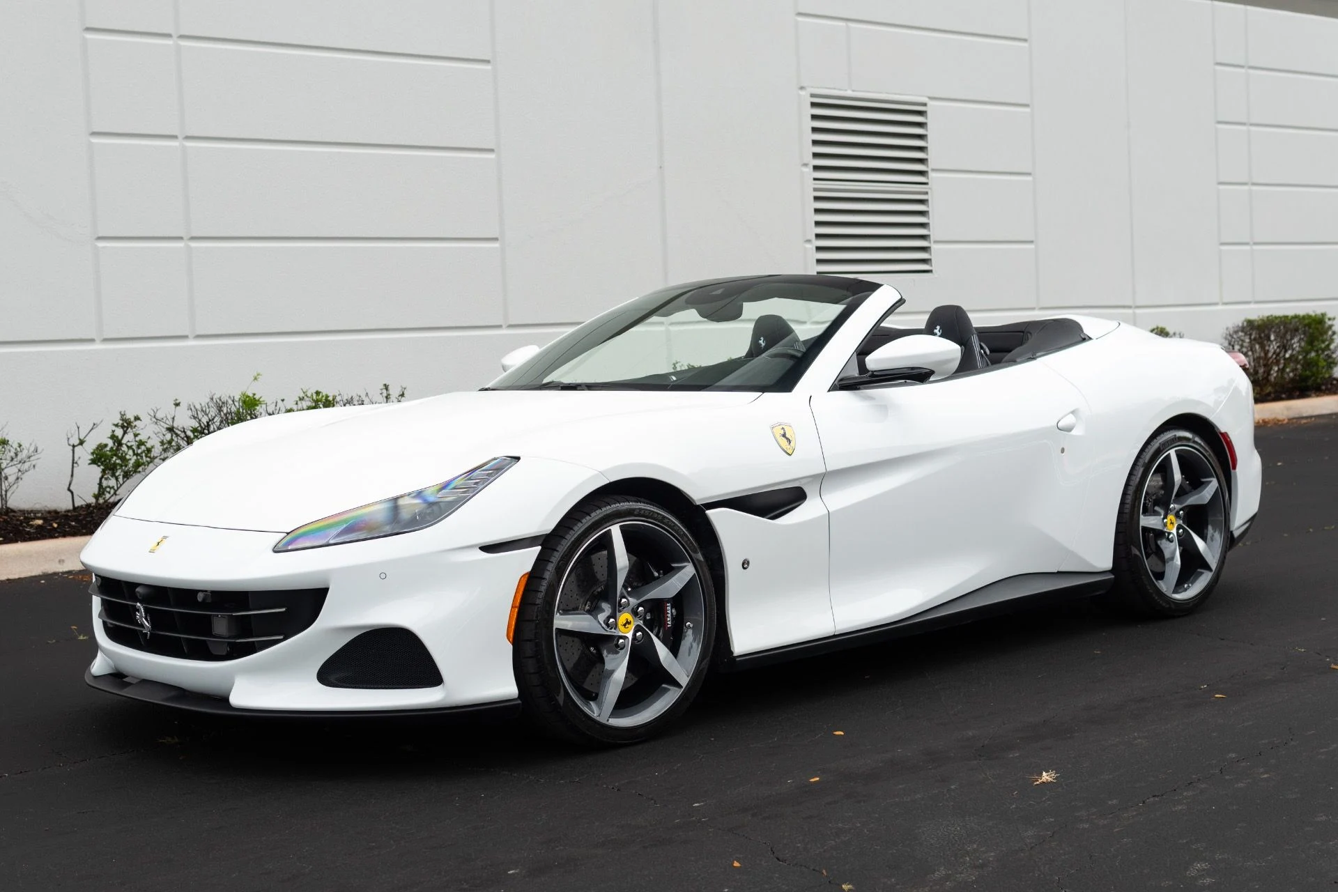 mph000_3648272055_Used_2023_Ferrari_Portofino_M_1775657761_bd8842512c