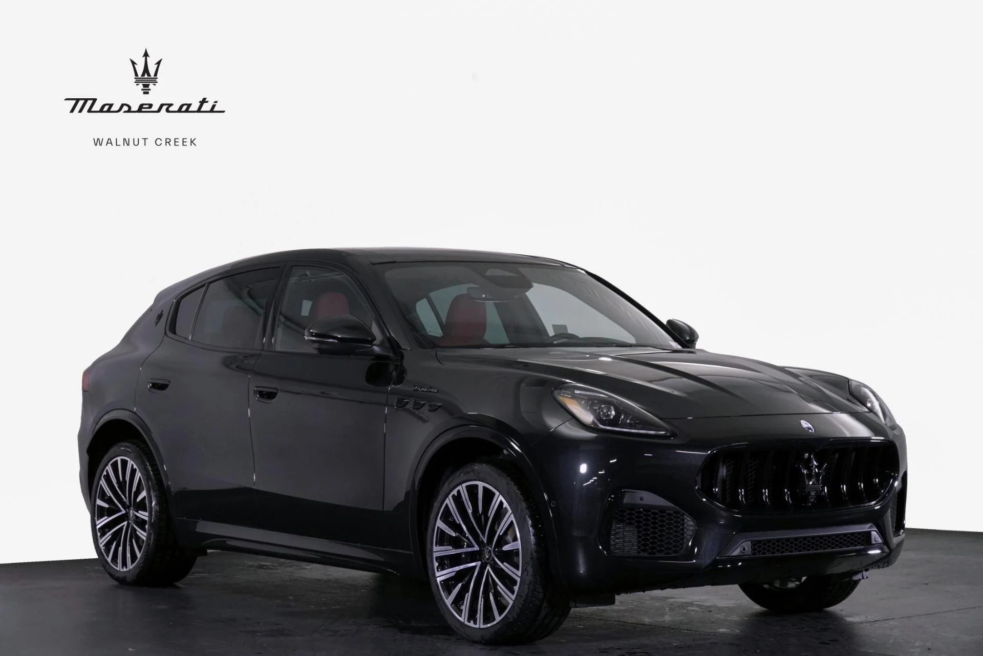 mph000_3661789509_New_2025_Maserati_Grecale_Modena_1768457939_acbf912e2b