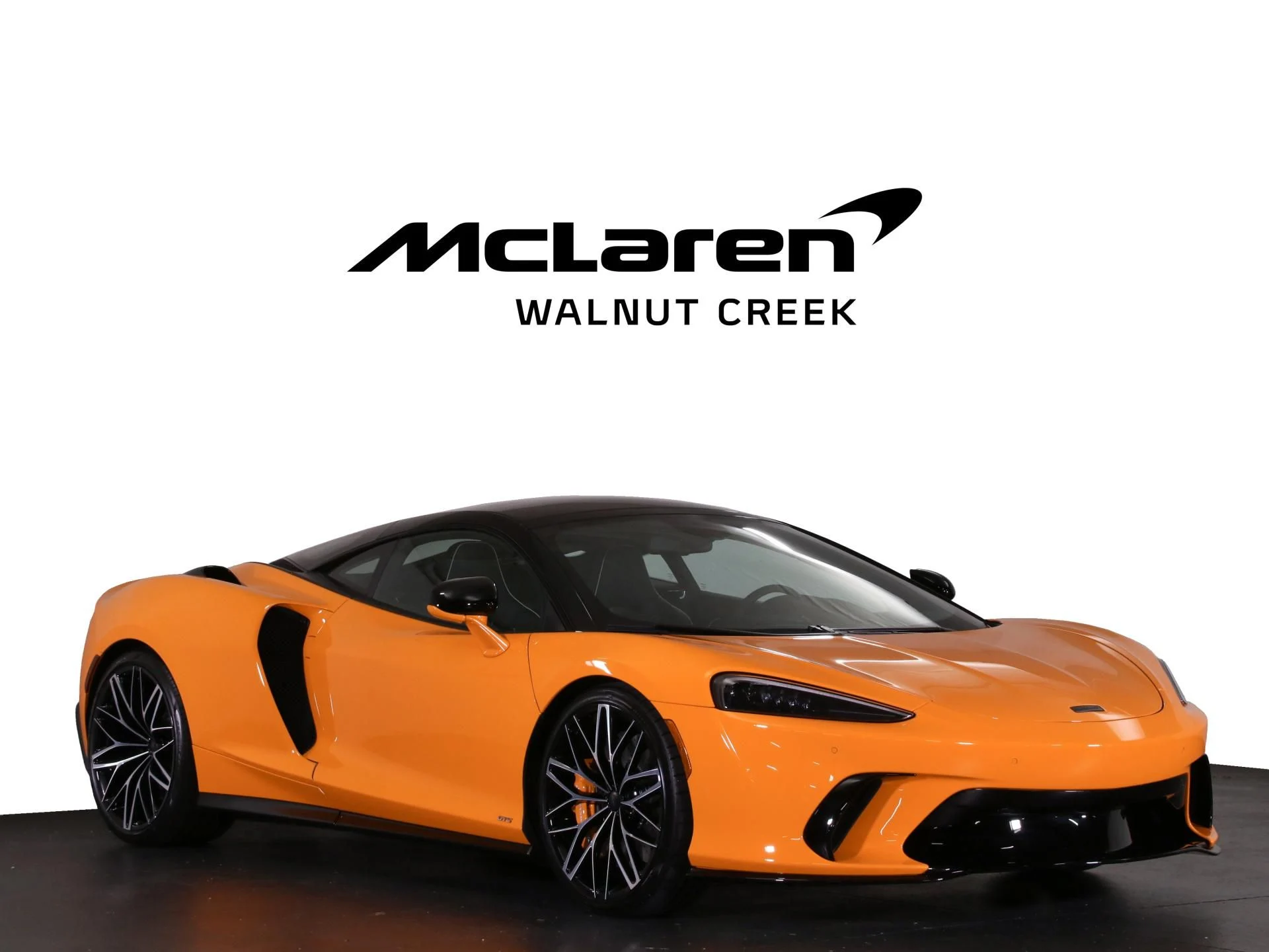 mph000_368941836_New_2025_Aston_Martin_DBX_707_1752246264_31c65d7a19